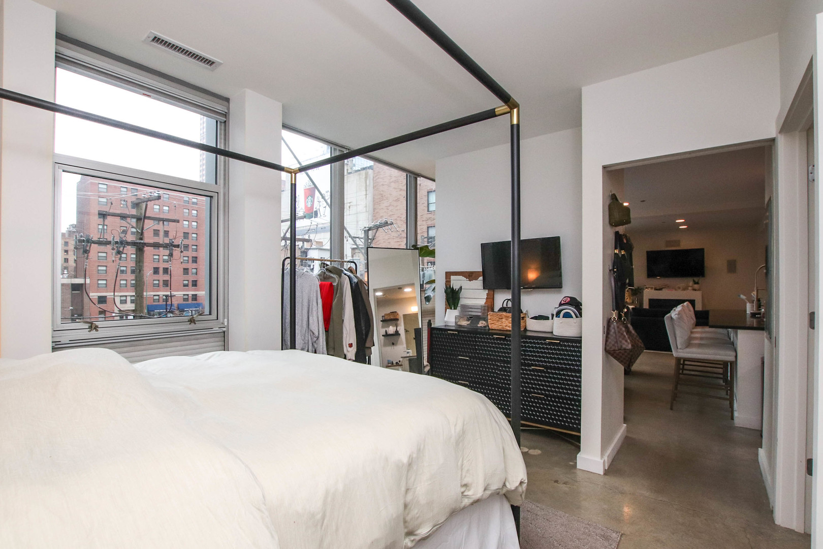 156 W Superior Street Unit: 302