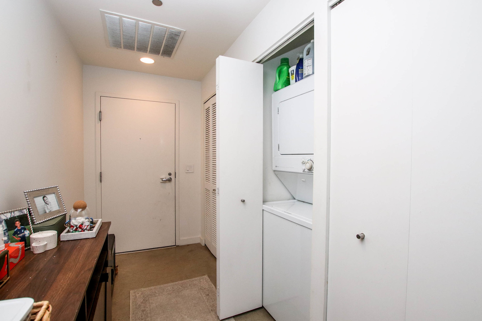 156 W Superior Street Unit: 302