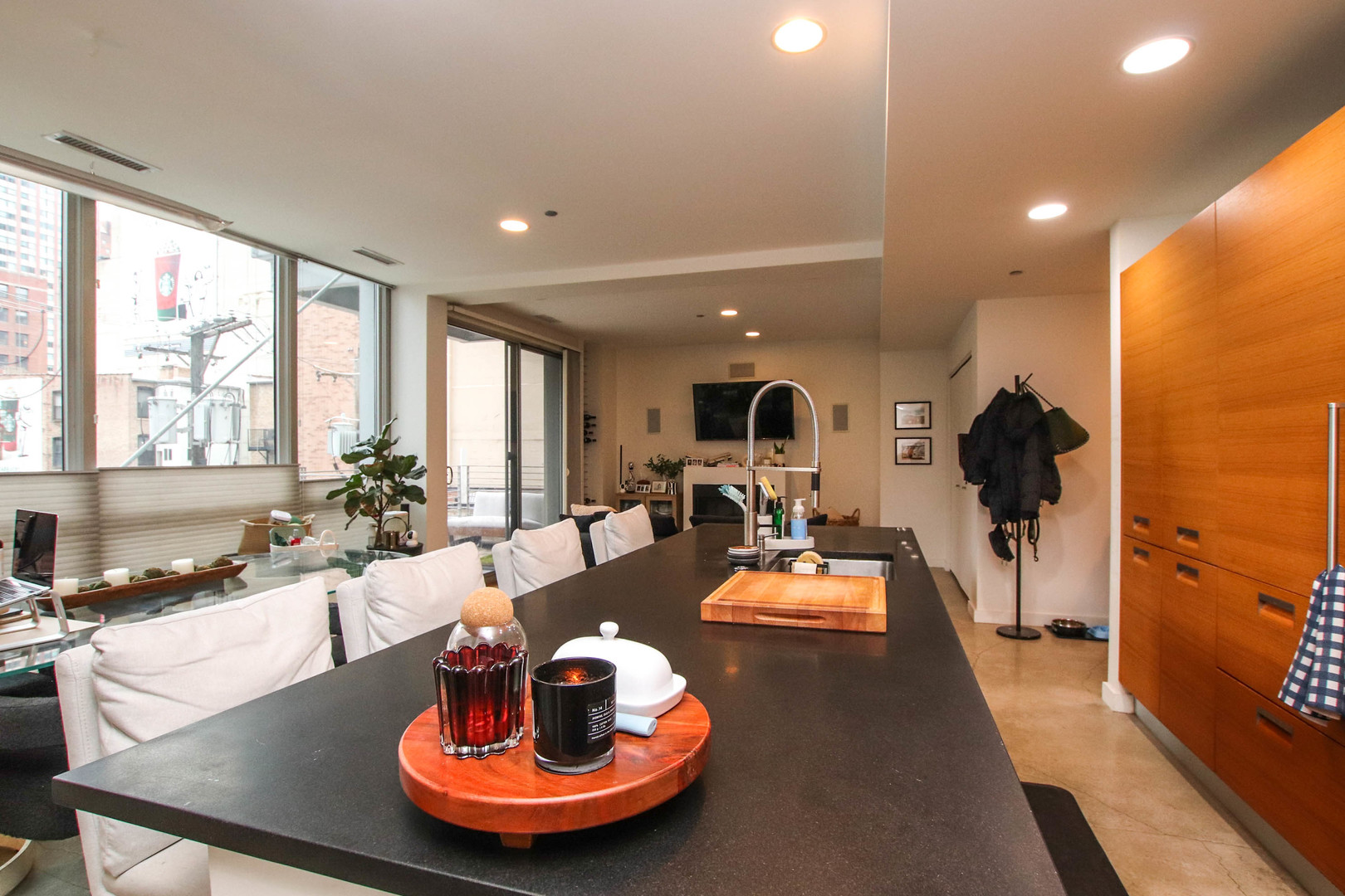 156 W Superior Street Unit: 302