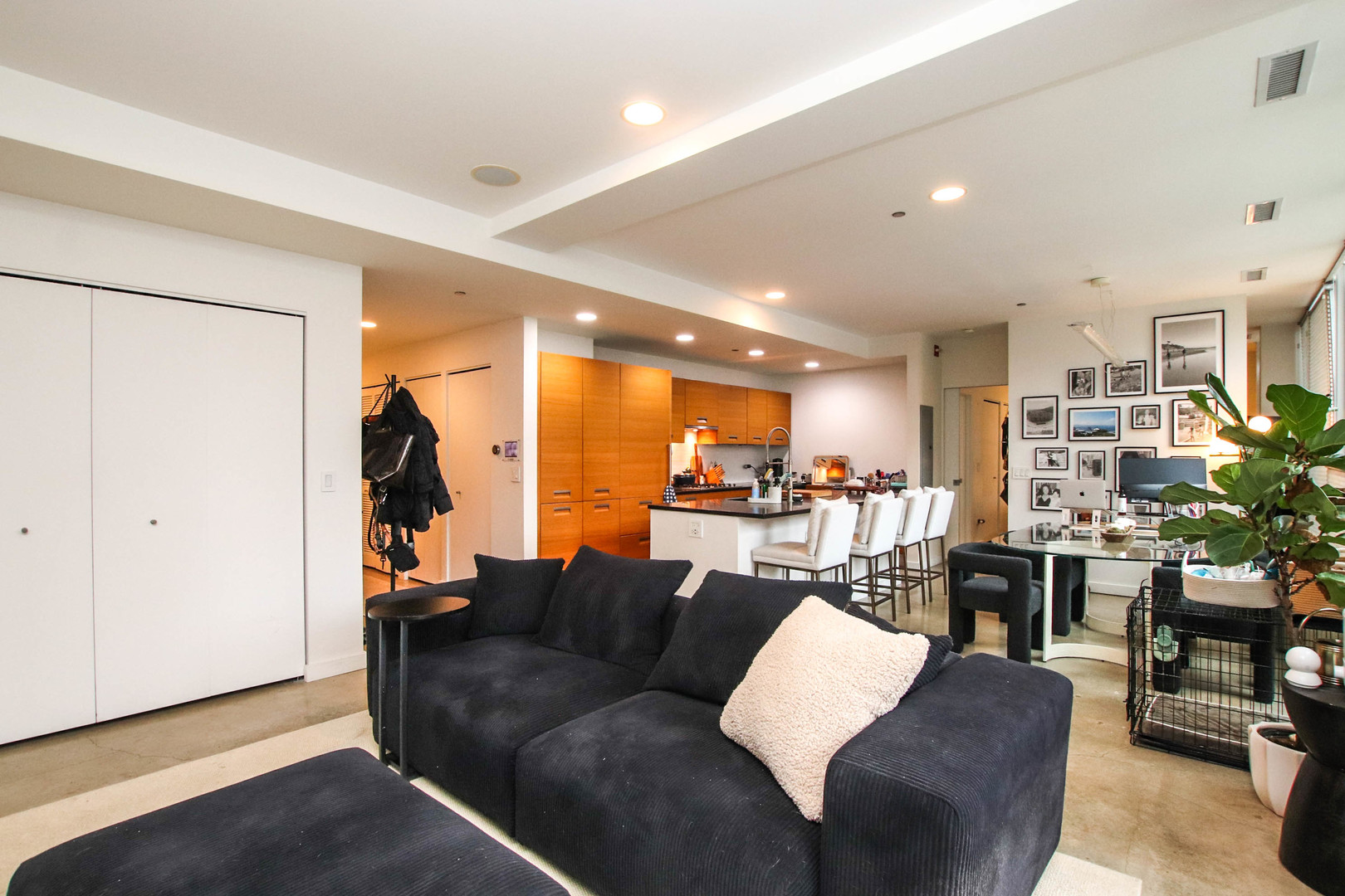 156 W Superior Street Unit: 302