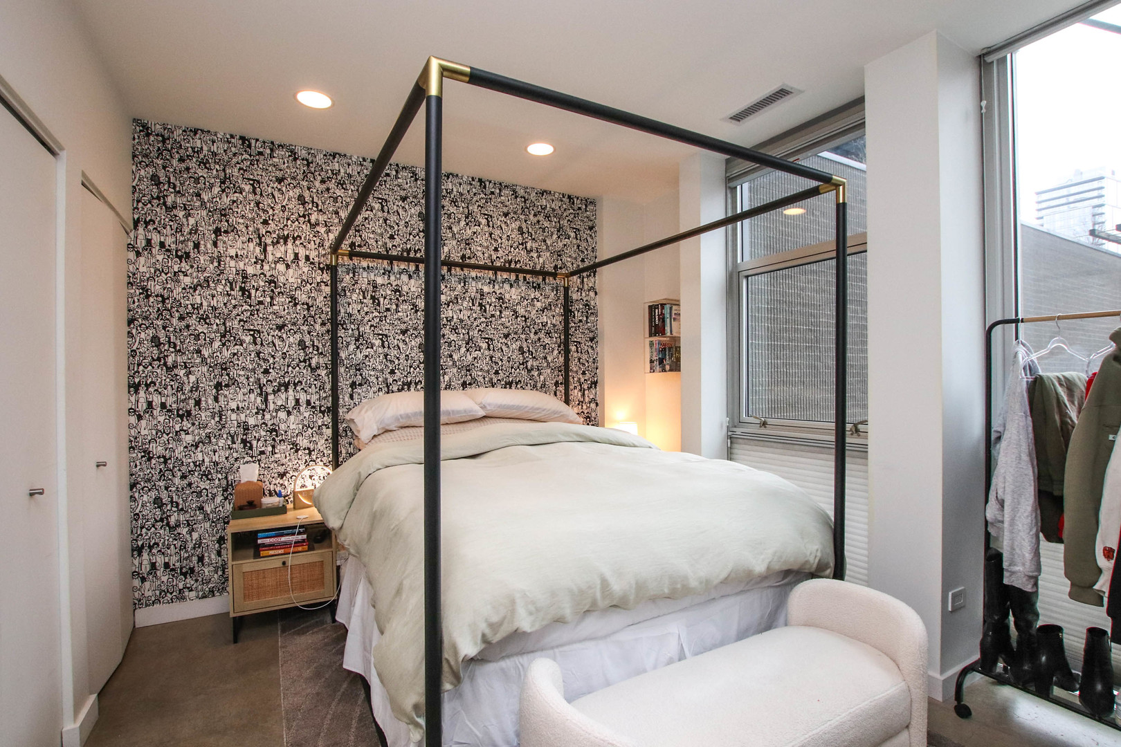 156 W Superior Street Unit: 302