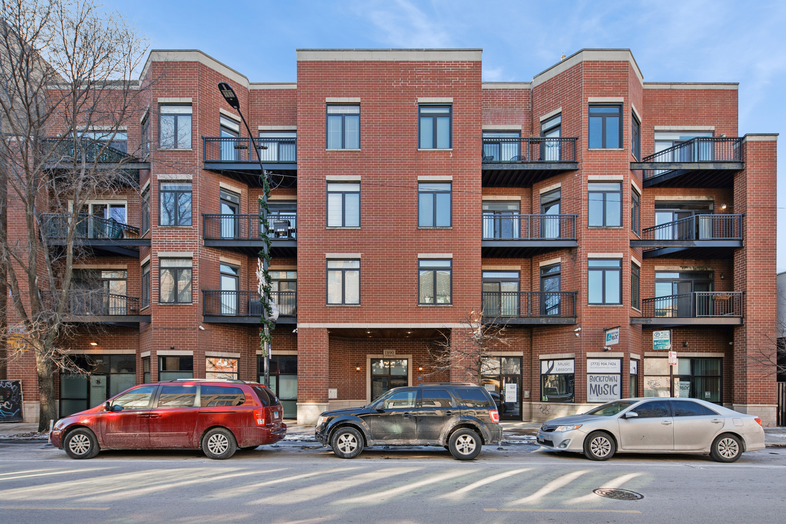 1890 N MILWAUKEE Avenue Unit: 3D