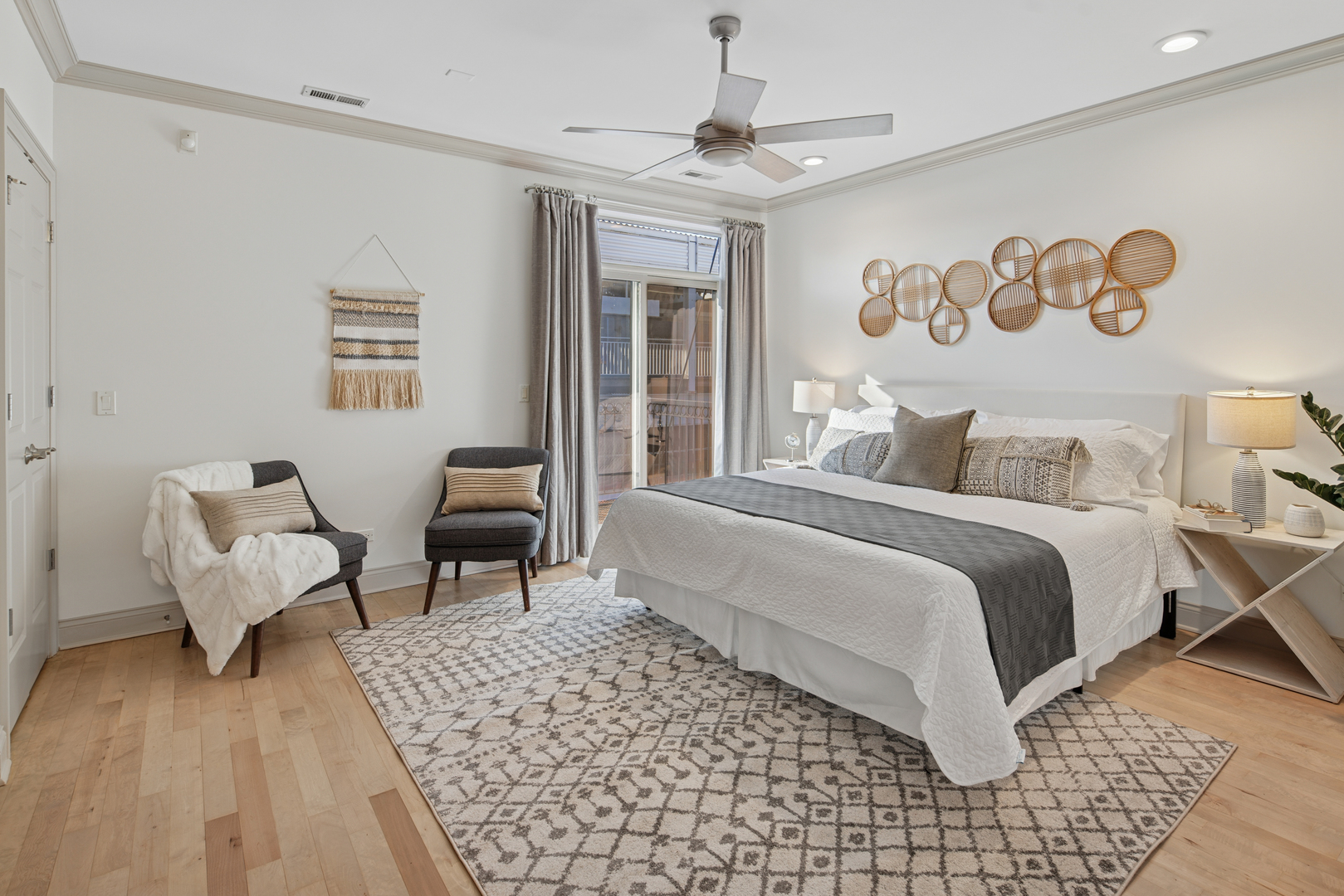 1890 N MILWAUKEE Avenue Unit: 3D