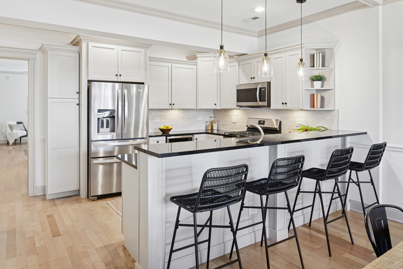 1890 N MILWAUKEE Avenue Unit: 3D