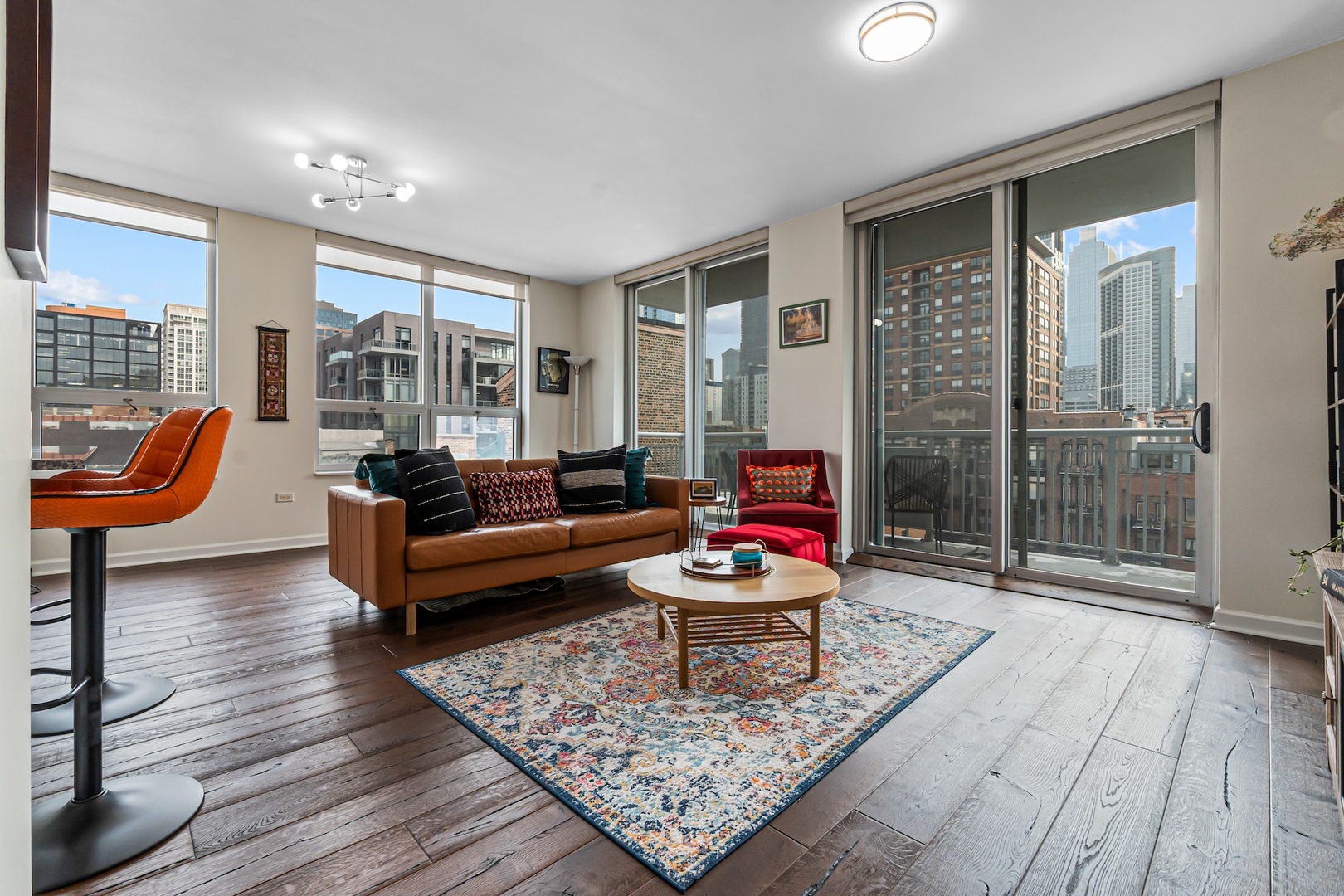 421 W Huron Street Unit: 805