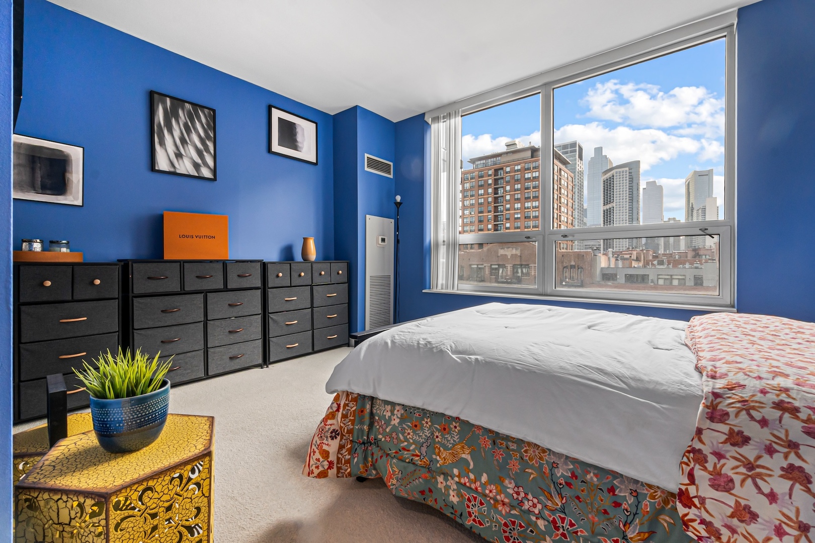 421 W Huron Street Unit: 805