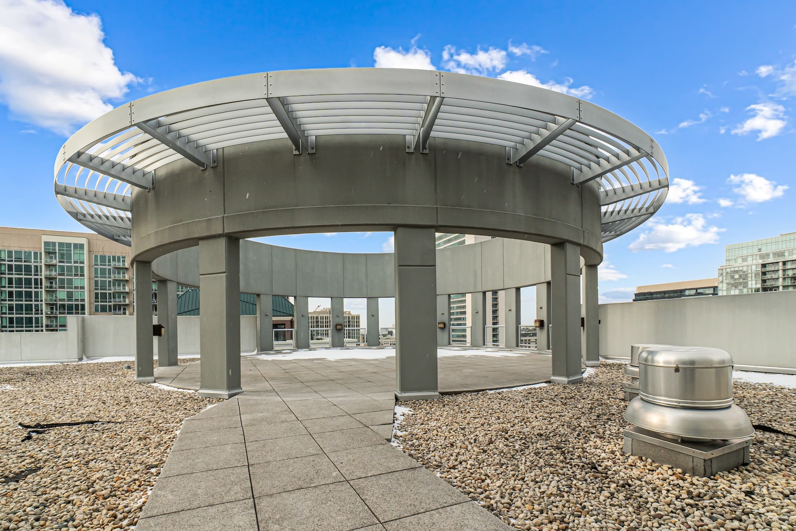 421 W Huron Street Unit: 805