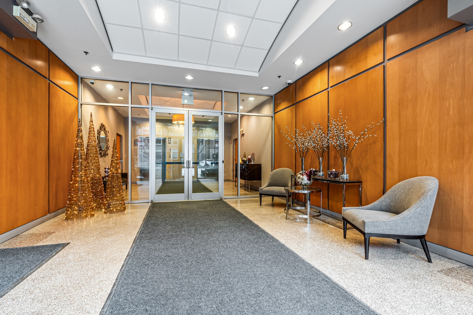 421 W Huron Street Unit: 805