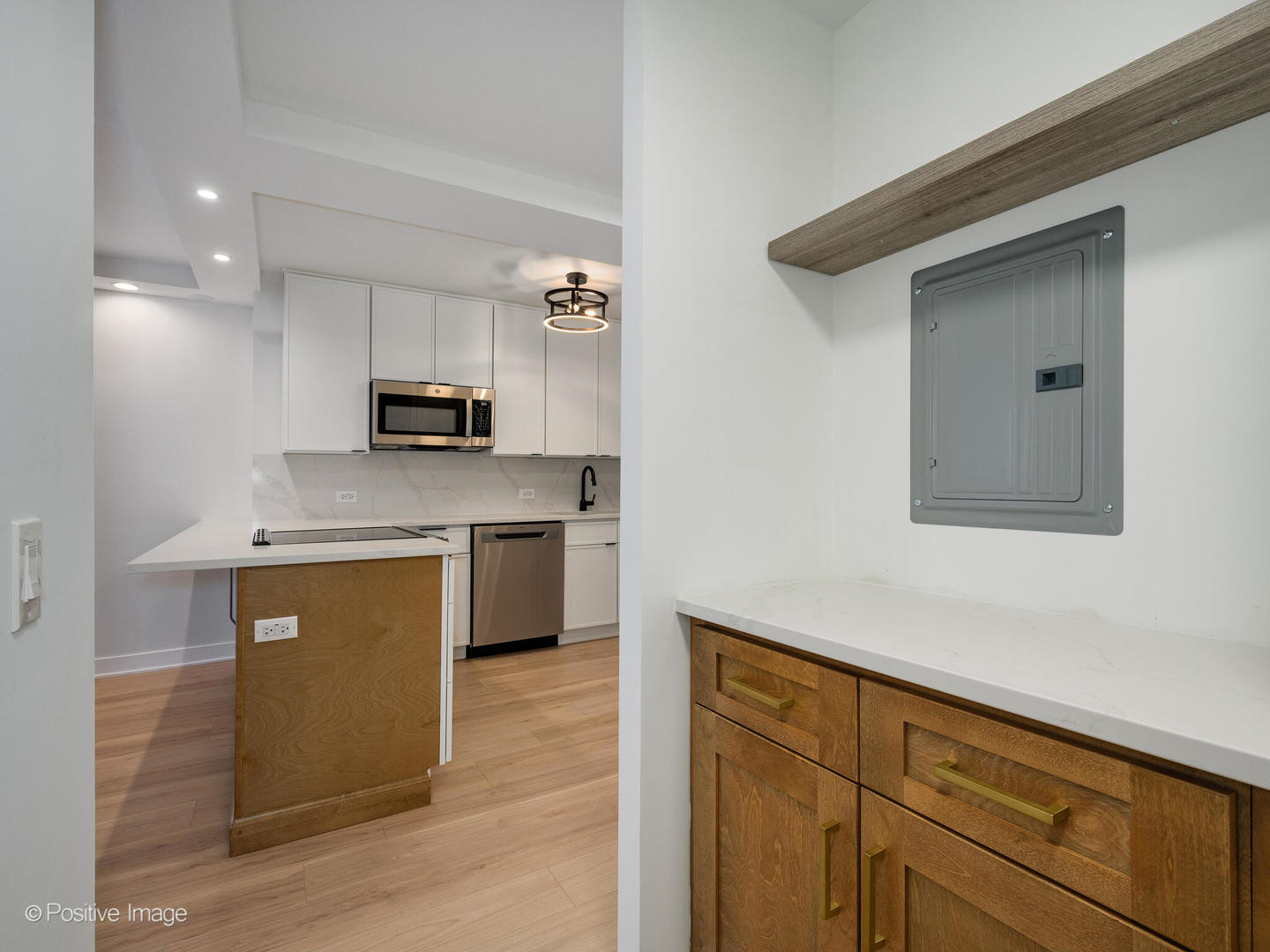 1560 N Sandburg Terrace Unit: 1609J