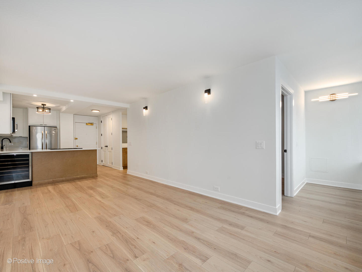 1560 N Sandburg Terrace Unit: 1609J