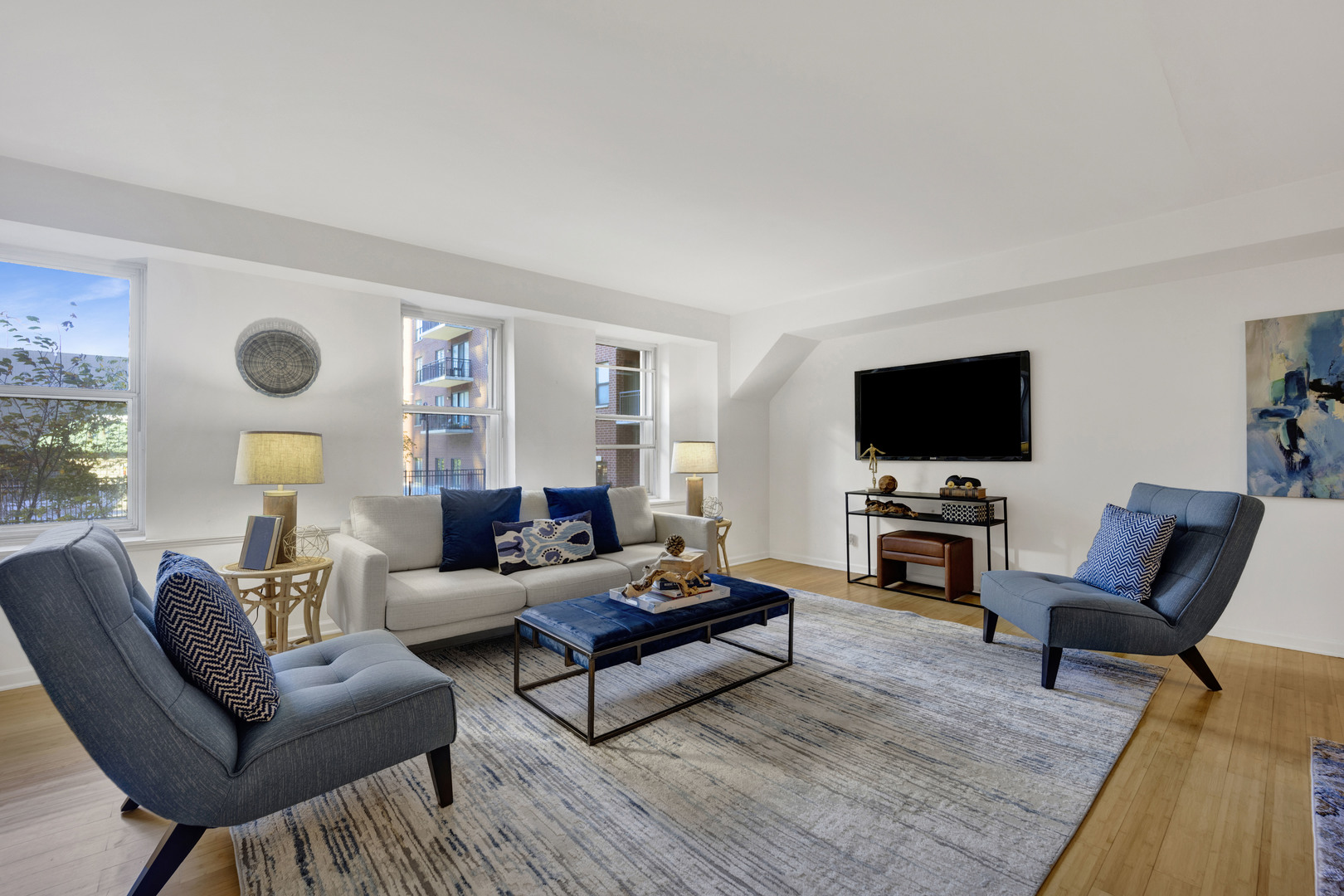 40 E 9th Street Unit: 609