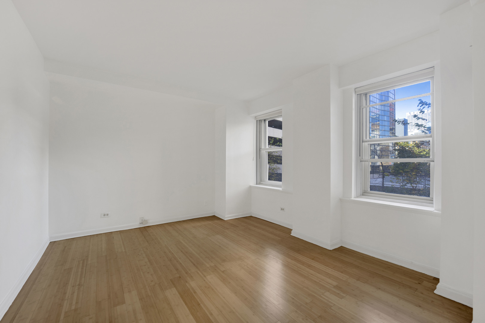 40 E 9th Street Unit: 609