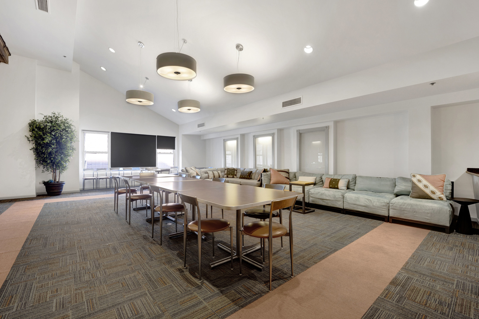 40 E 9th Street Unit: 609