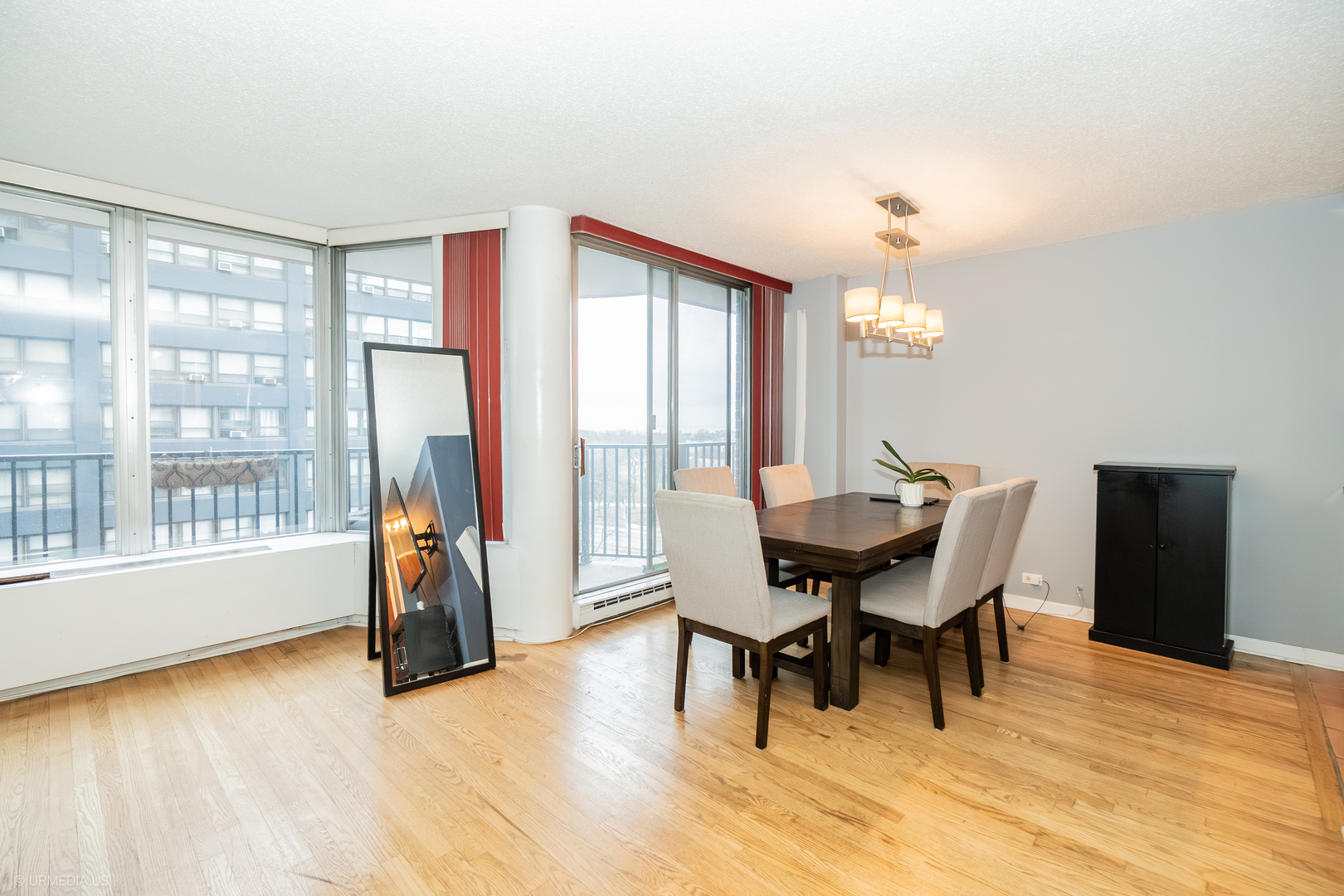 4170 N MARINE Drive Unit: 10D