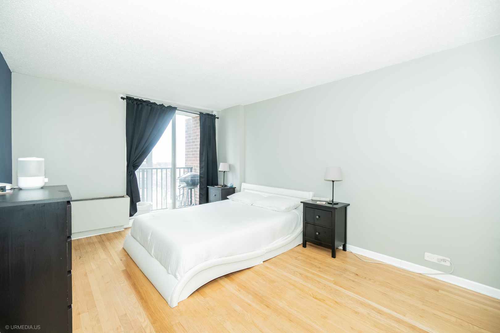 4170 N MARINE Drive Unit: 10D