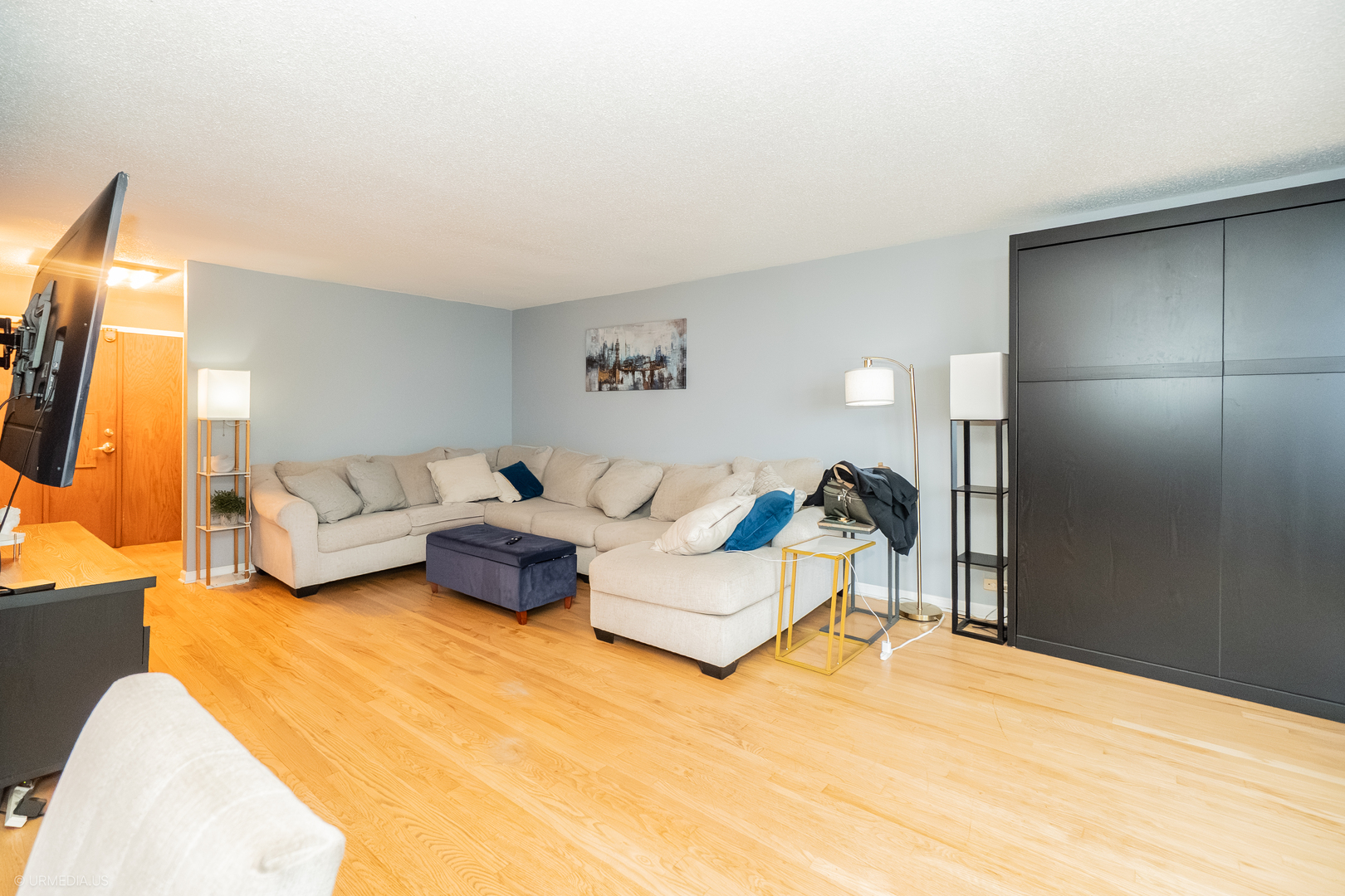 4170 N MARINE Drive Unit: 10D