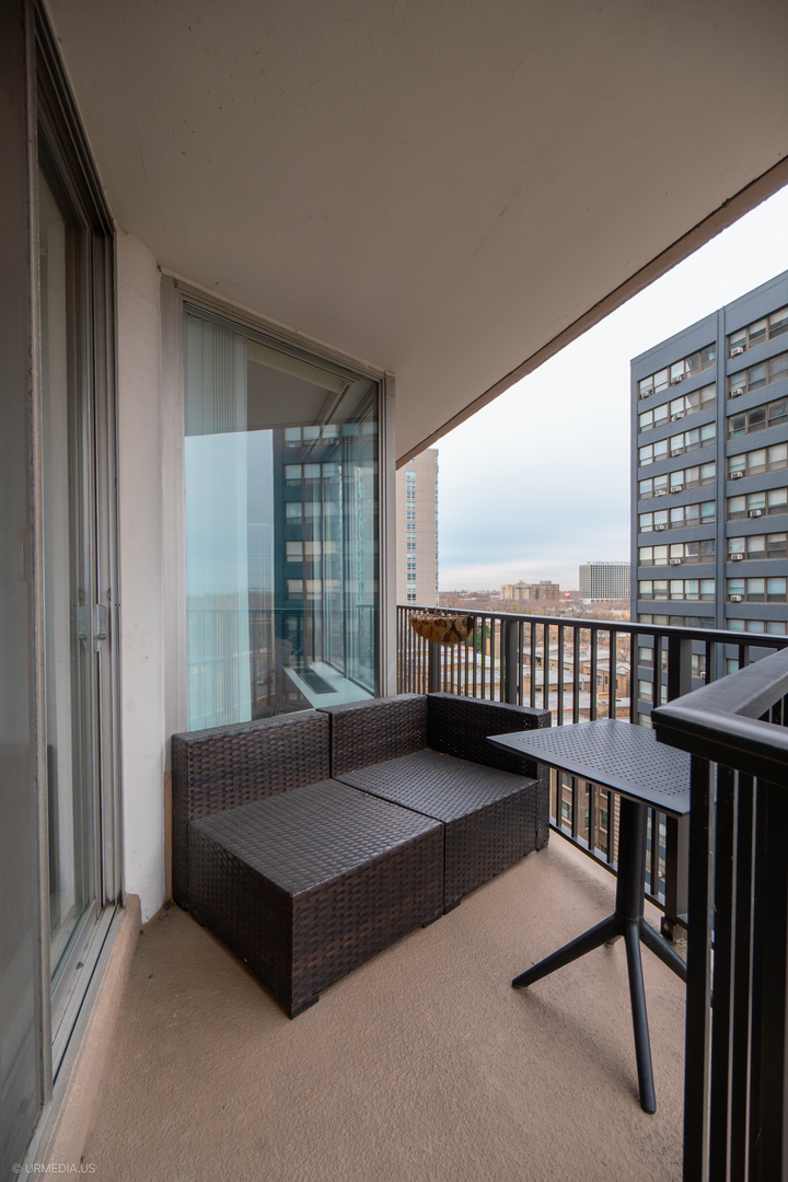 4170 N MARINE Drive Unit: 10D