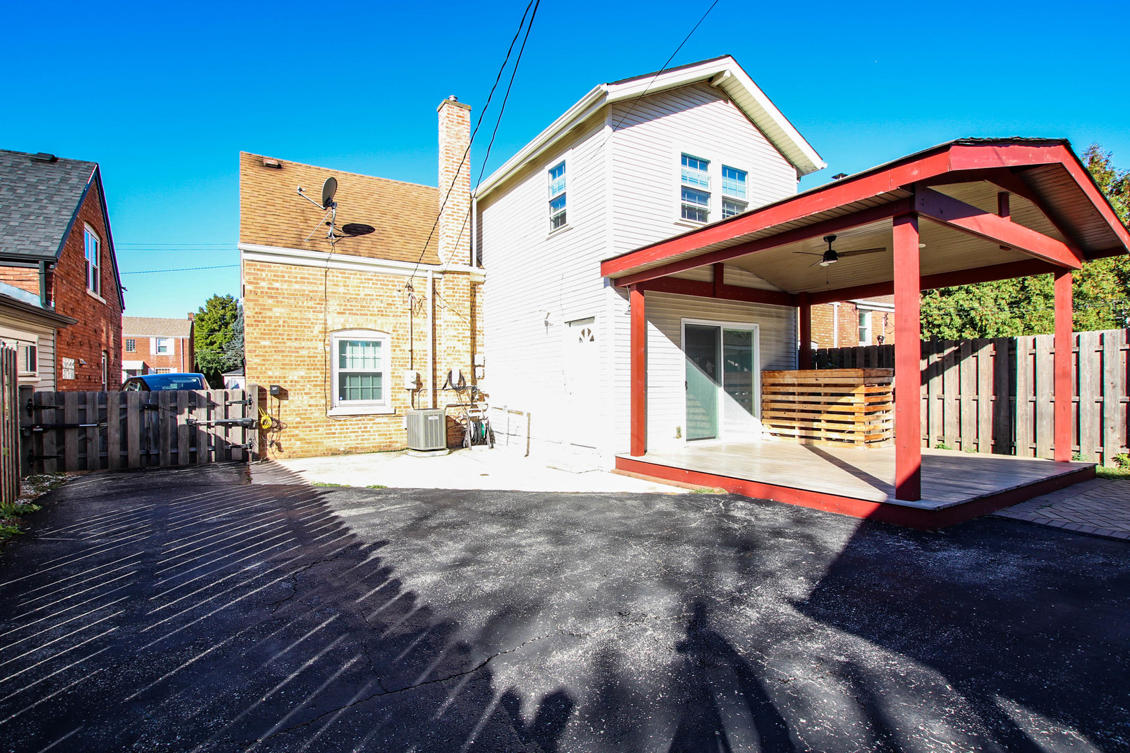 5815 N Canfield Avenue