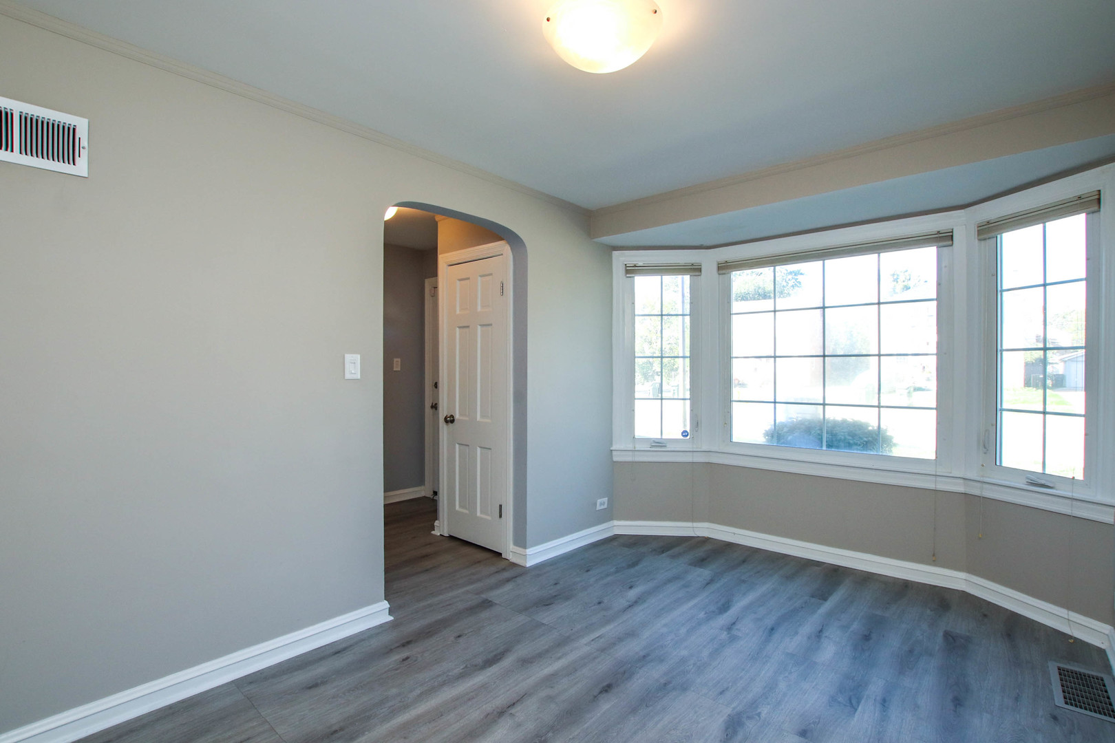 5815 N Canfield Avenue