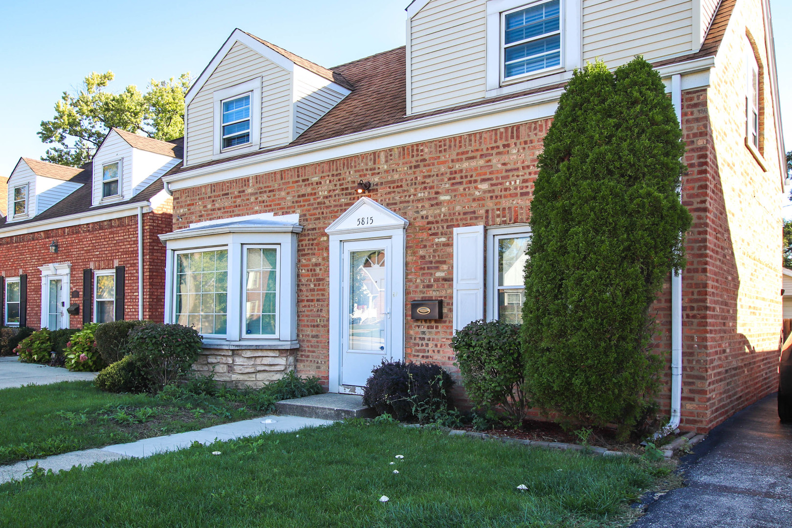 5815 N Canfield Avenue