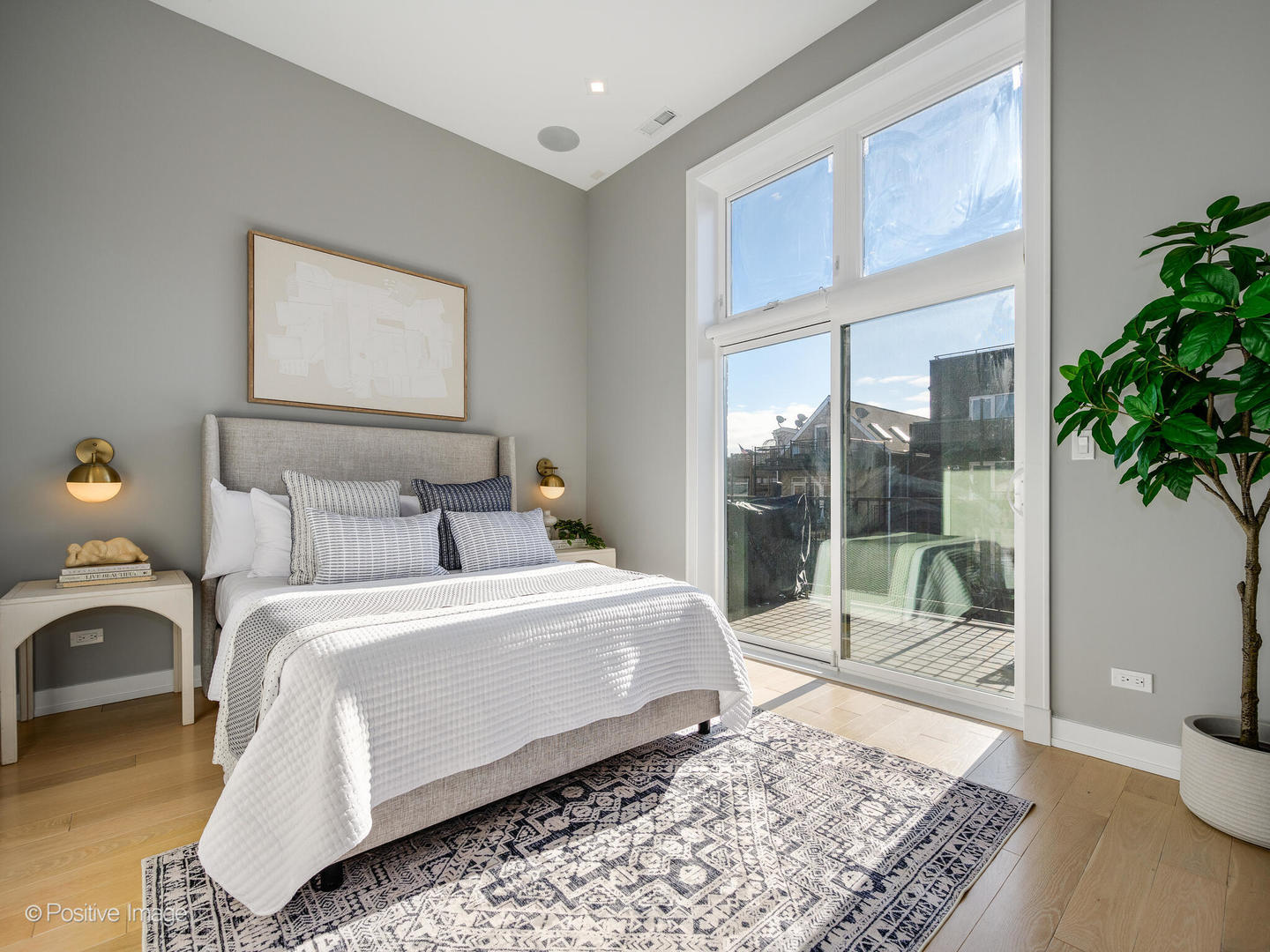 1513 W Thomas Street Unit: 3