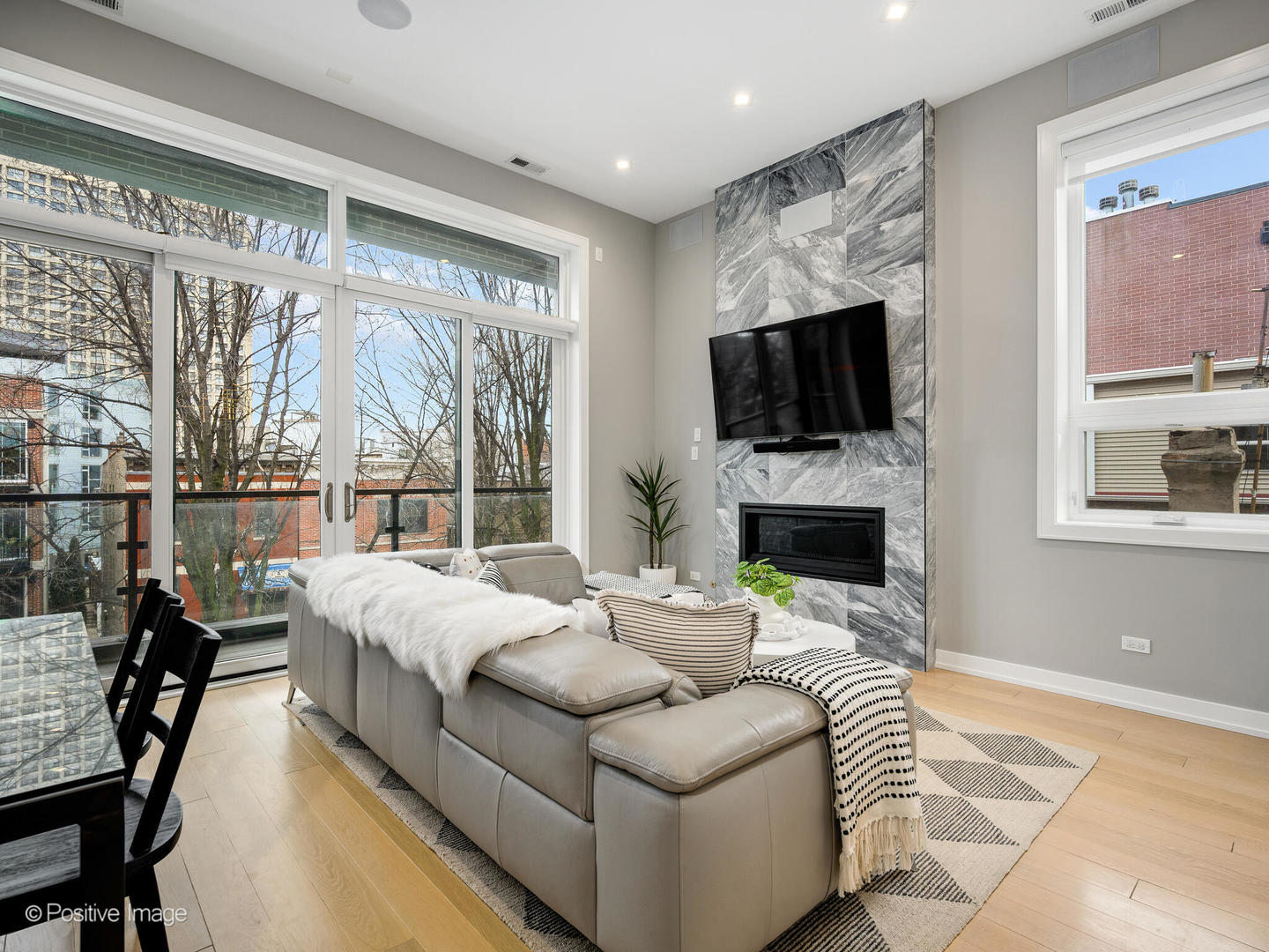 1513 W Thomas Street Unit: 3