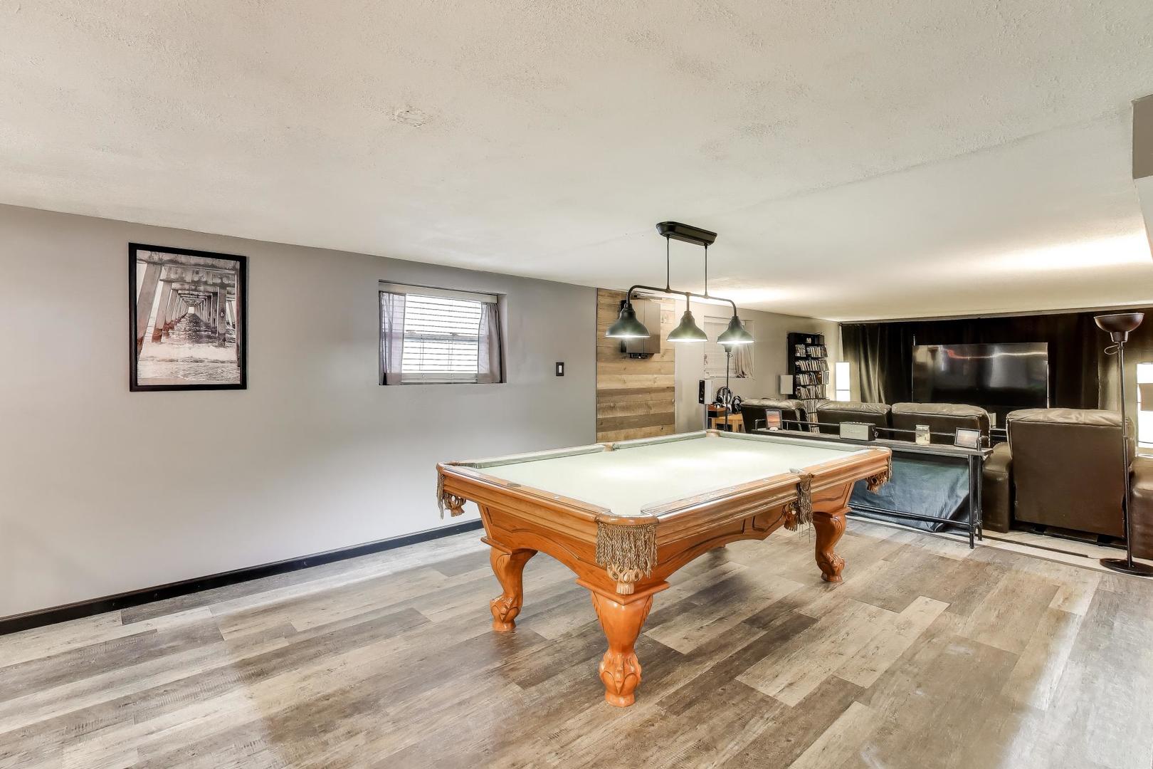 6047 N Newburg Avenue