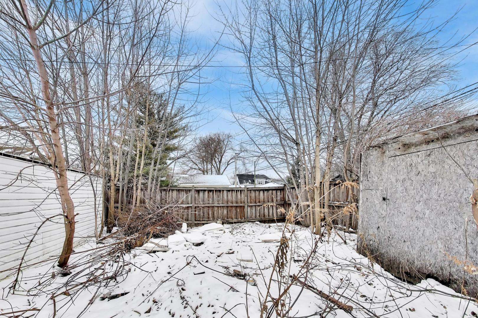 6047 N Newburg Avenue