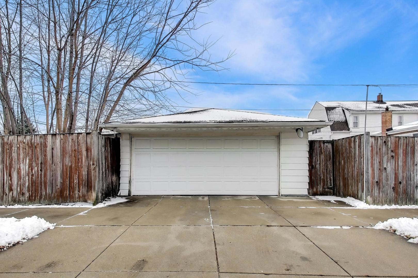 6047 N Newburg Avenue