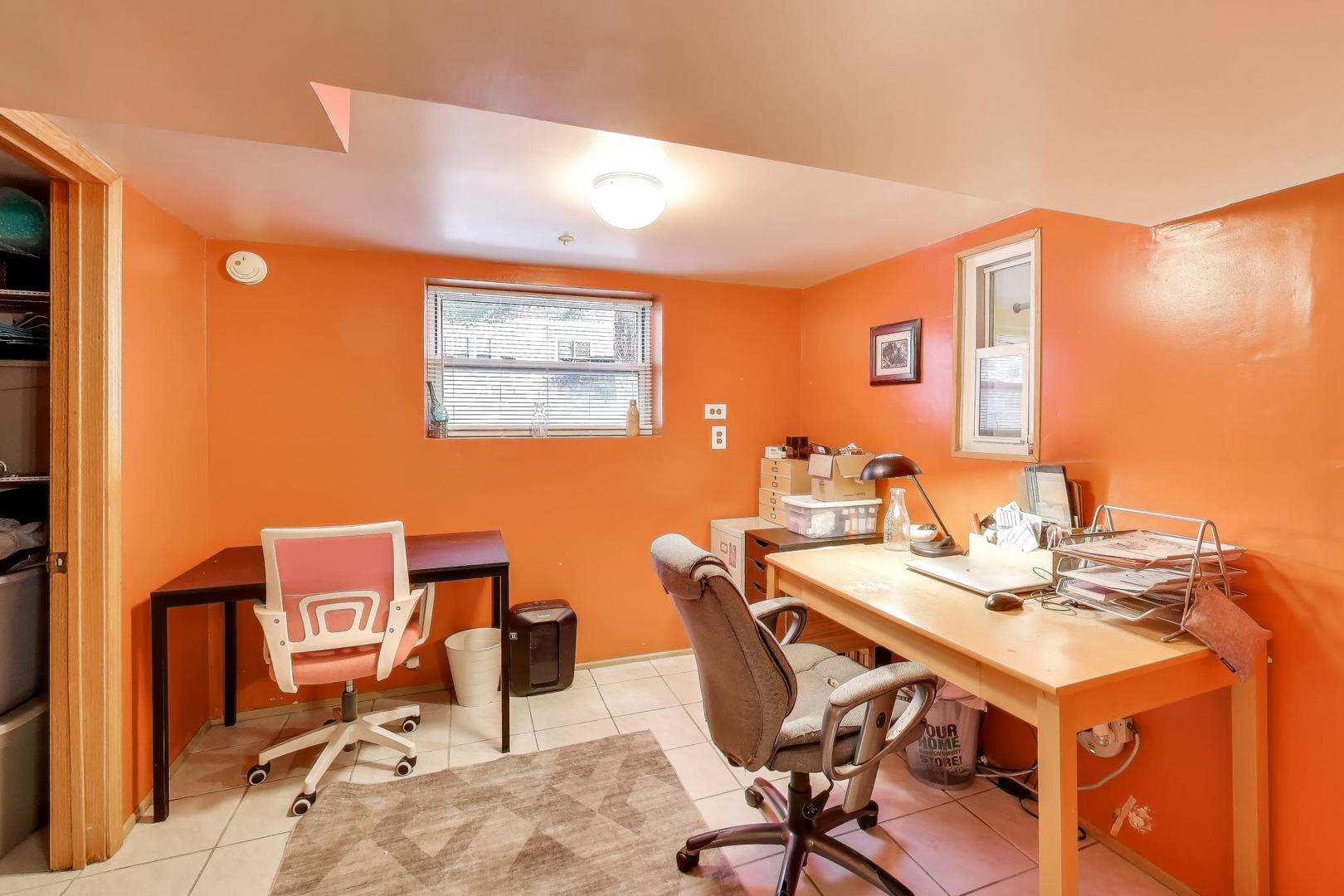 6047 N Newburg Avenue