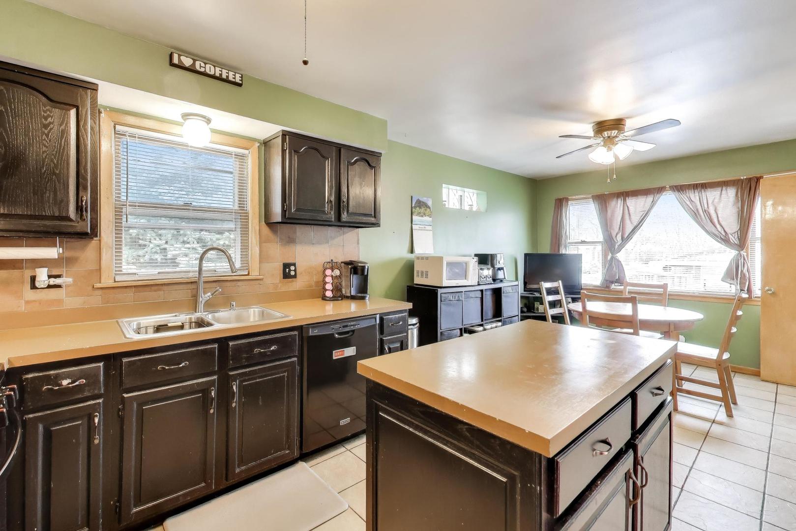 6047 N Newburg Avenue