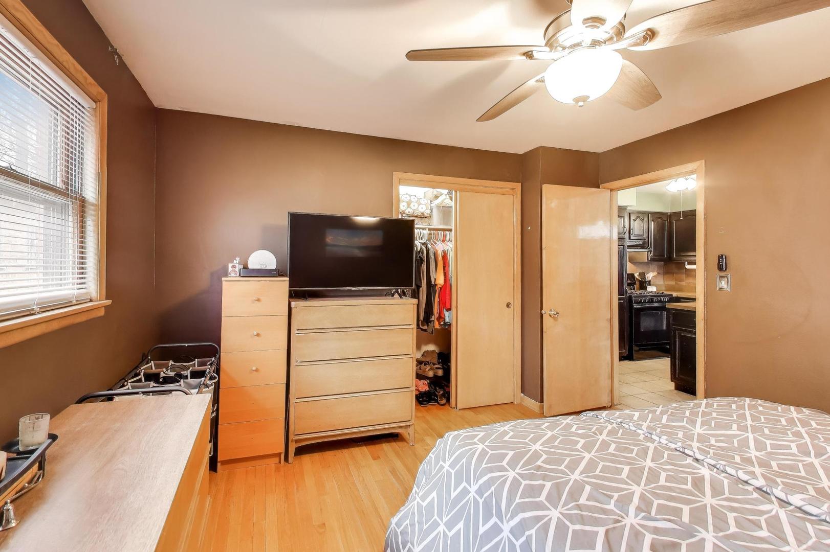 6047 N Newburg Avenue