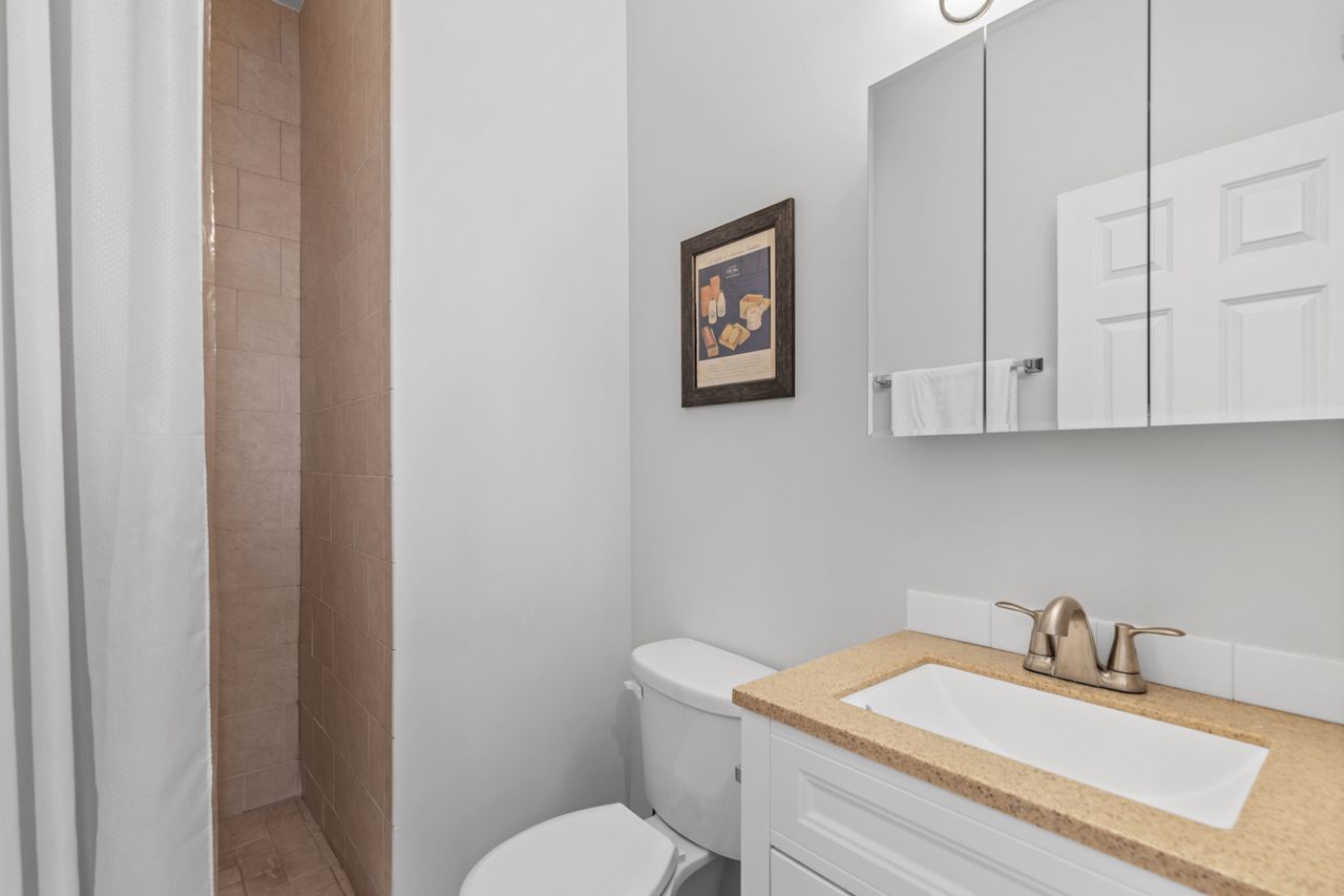 4962 N Spaulding Avenue Unit: 3