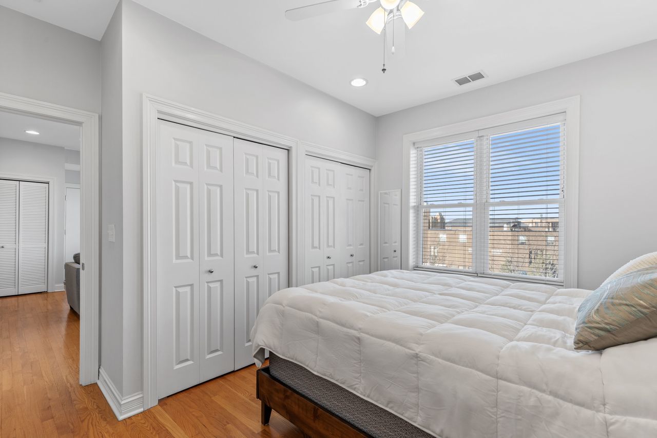 4962 N Spaulding Avenue Unit: 3