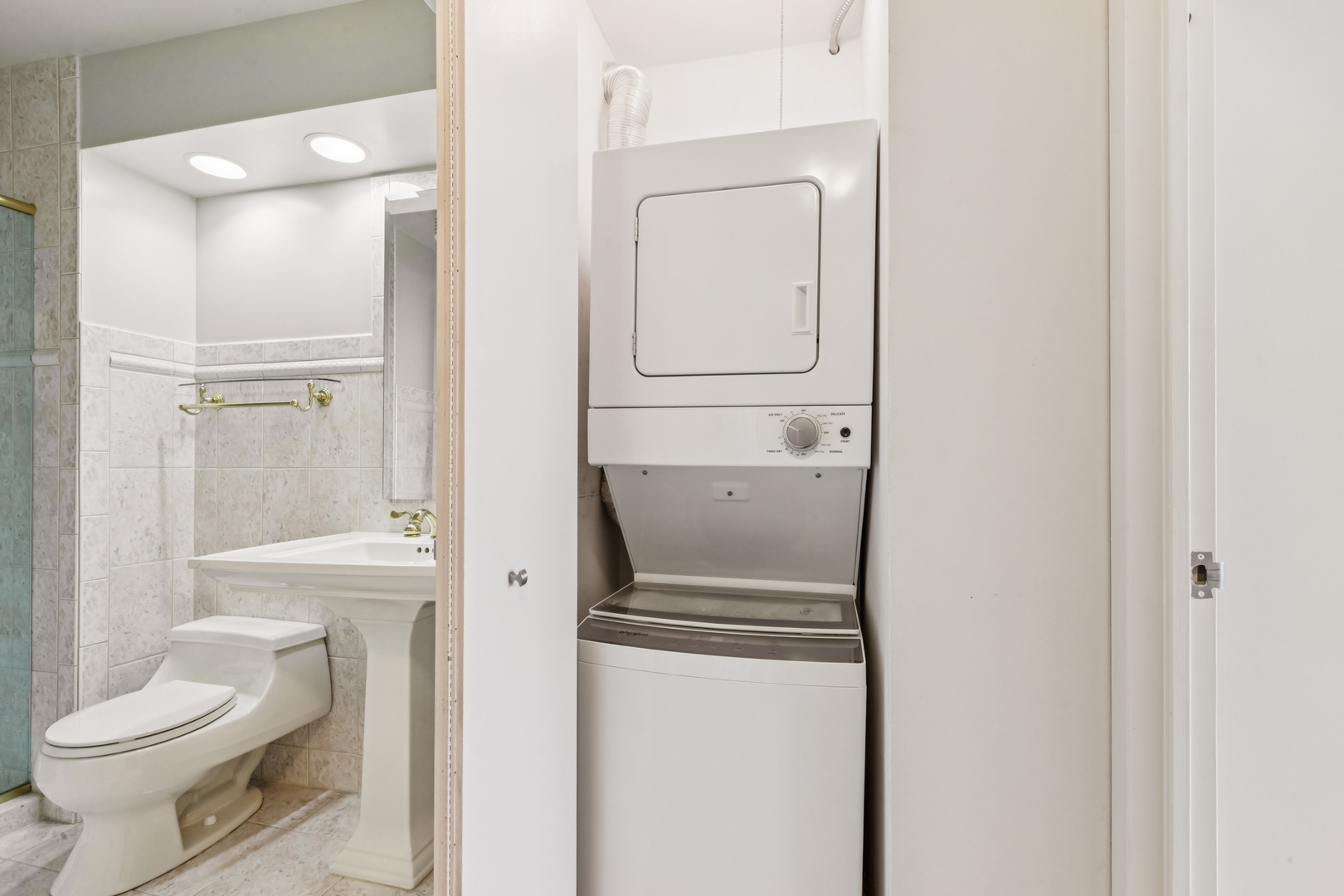 155 N Harbor Drive Unit: 3002
