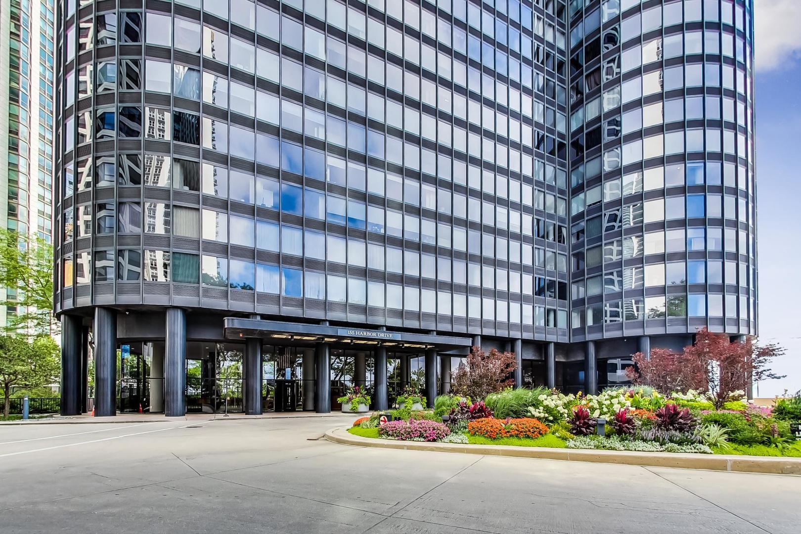 155 N Harbor Drive Unit: 3002