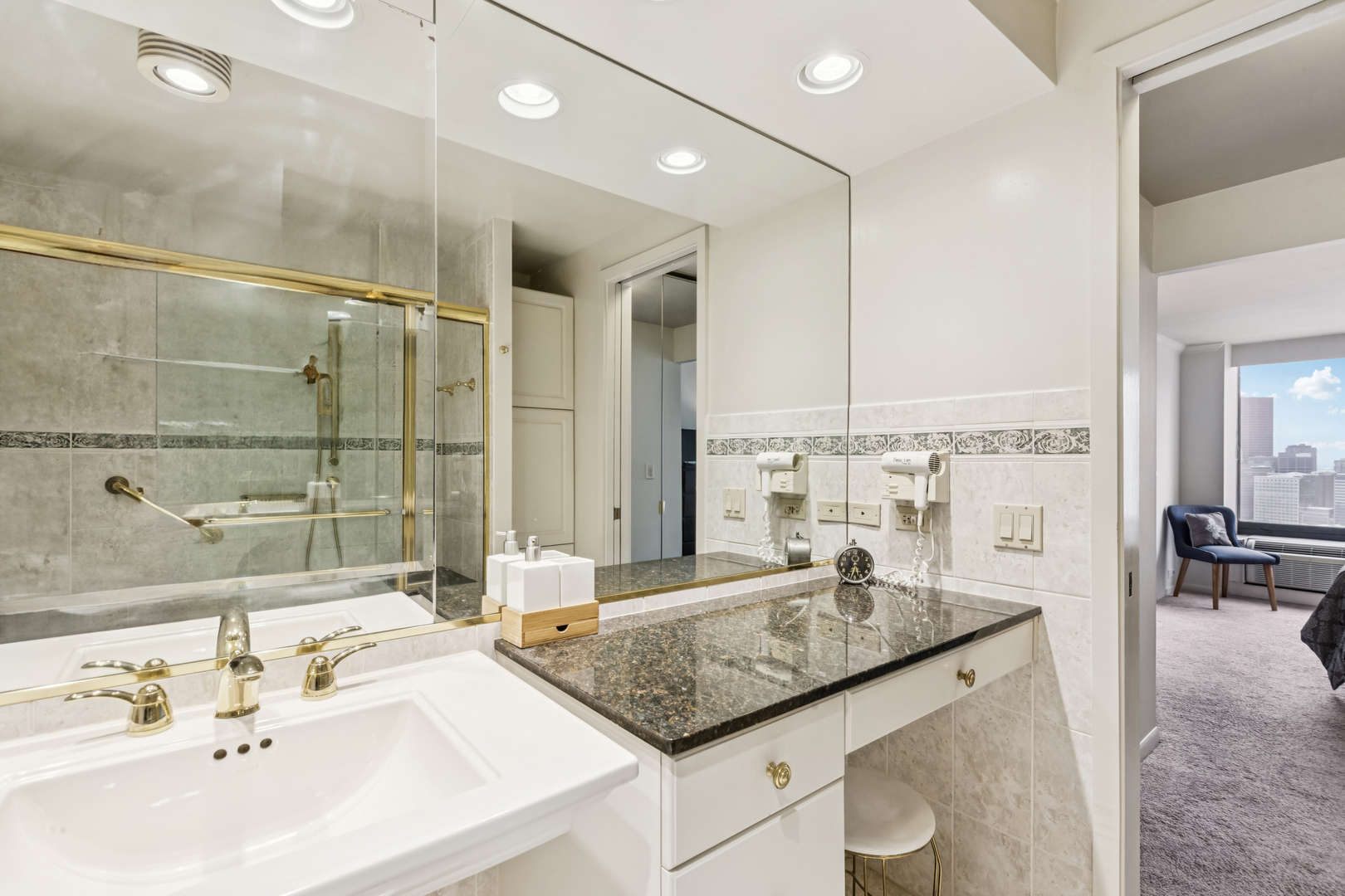 155 N Harbor Drive Unit: 3002