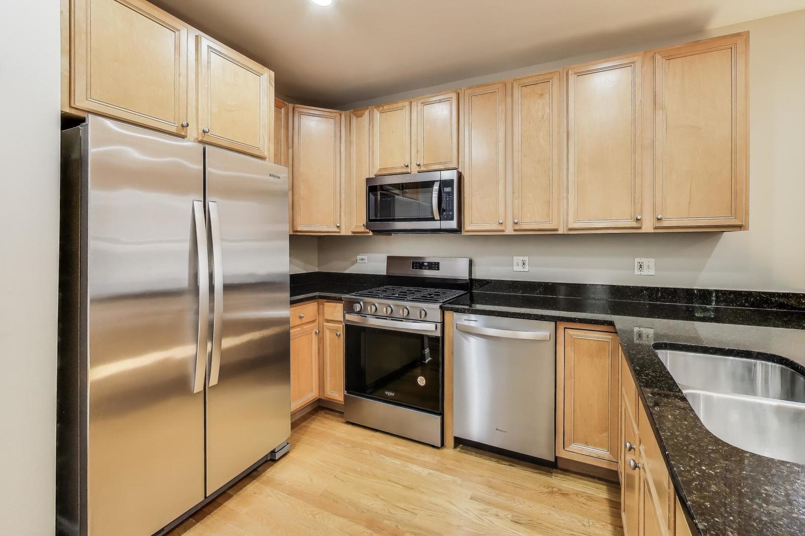 1308 W Fillmore Street Unit: 3