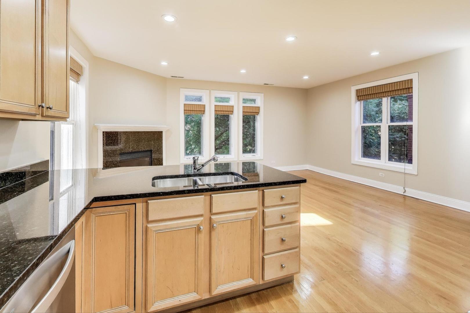 1308 W Fillmore Street Unit: 3