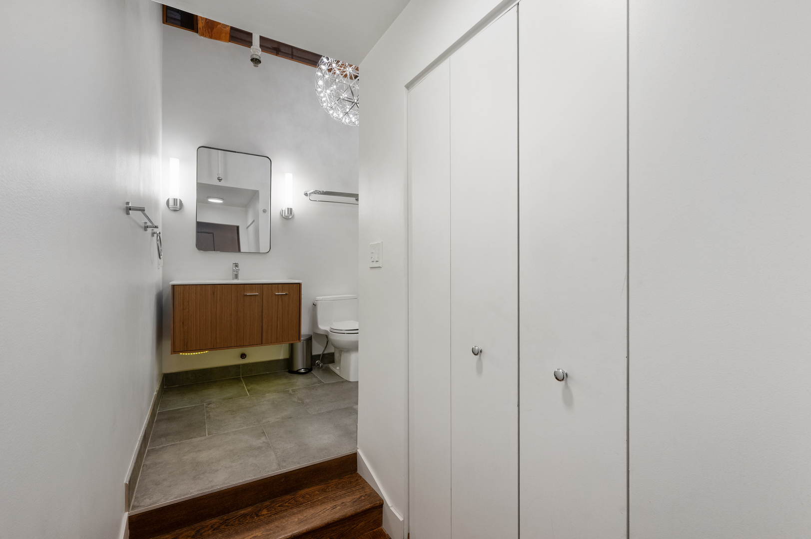 400 S Green Street Unit: 406