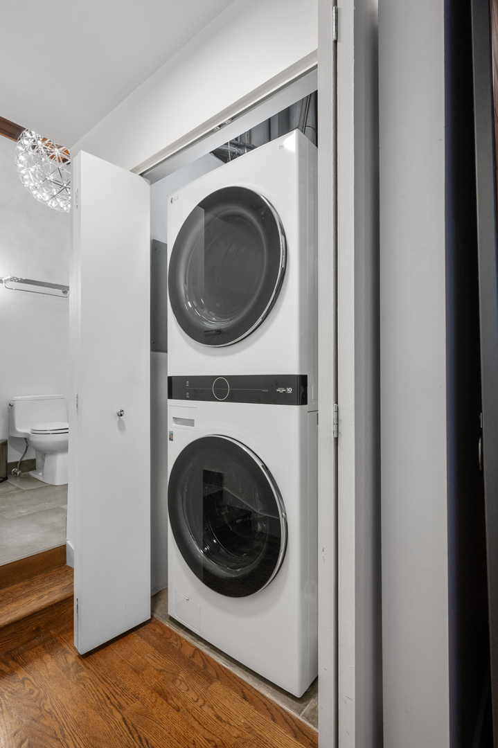 400 S Green Street Unit: 406