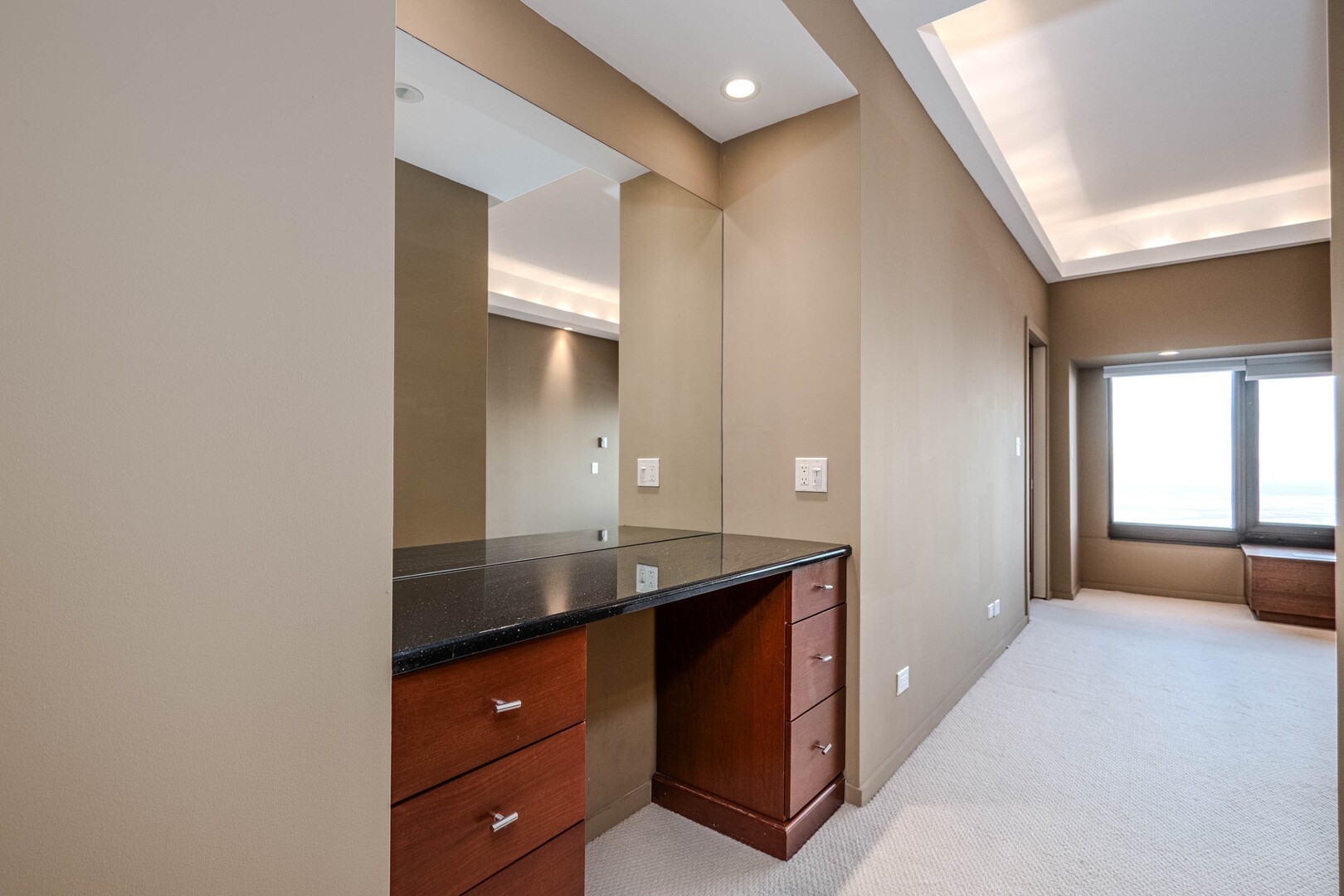 175 E Delaware Place Unit: 5511