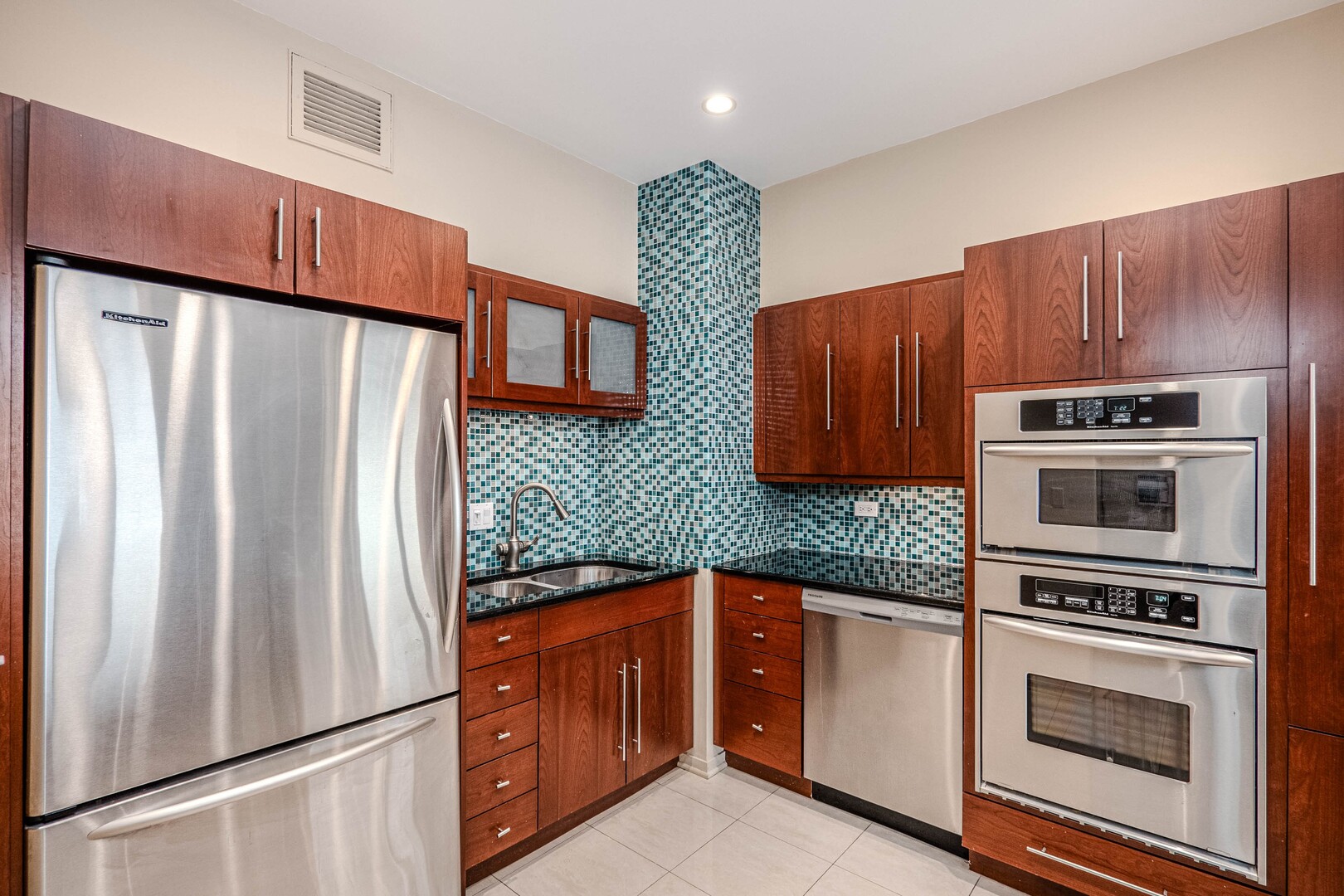 175 E Delaware Place Unit: 5511