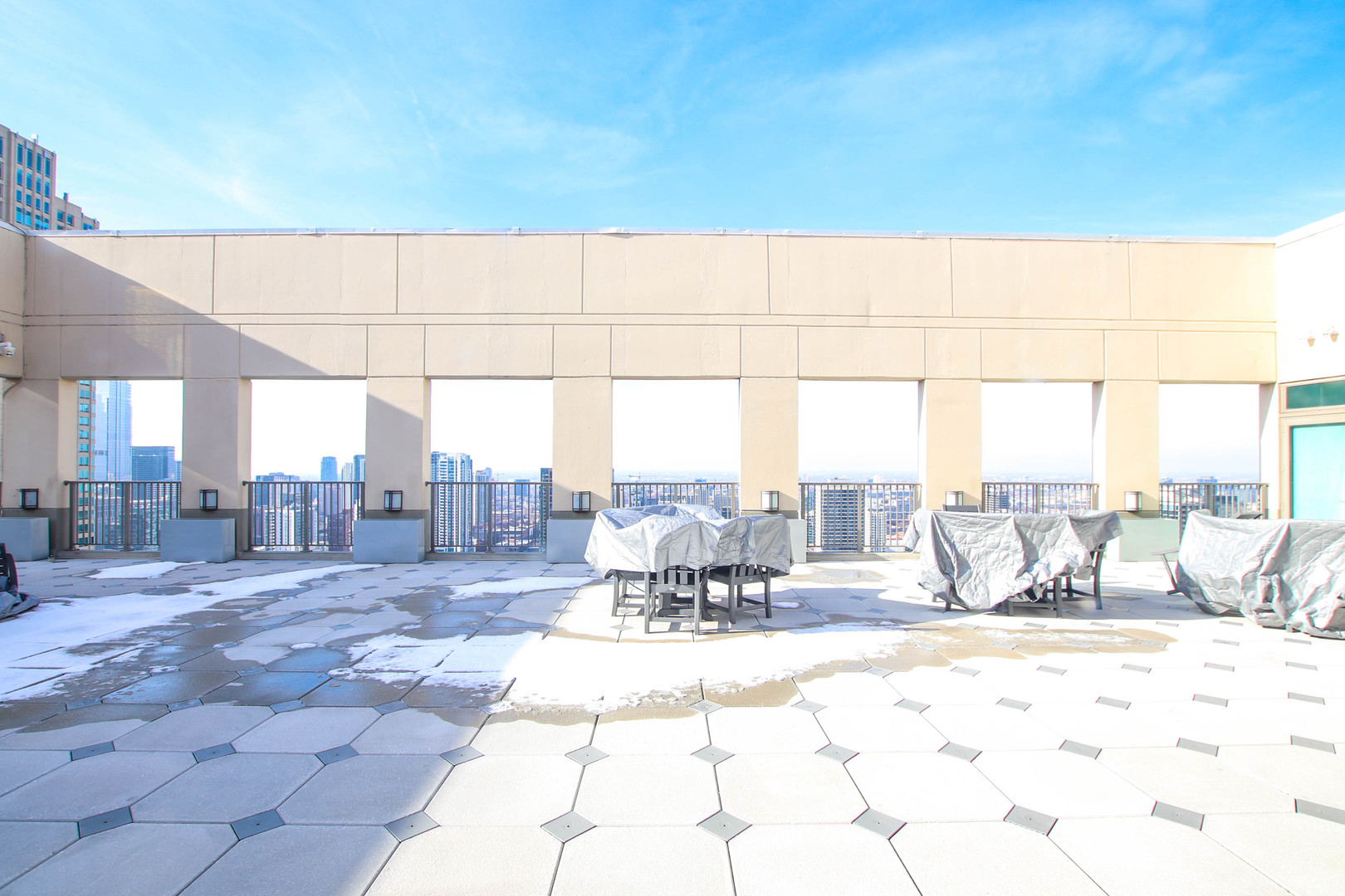 2 E ERIE Street Unit: 2101