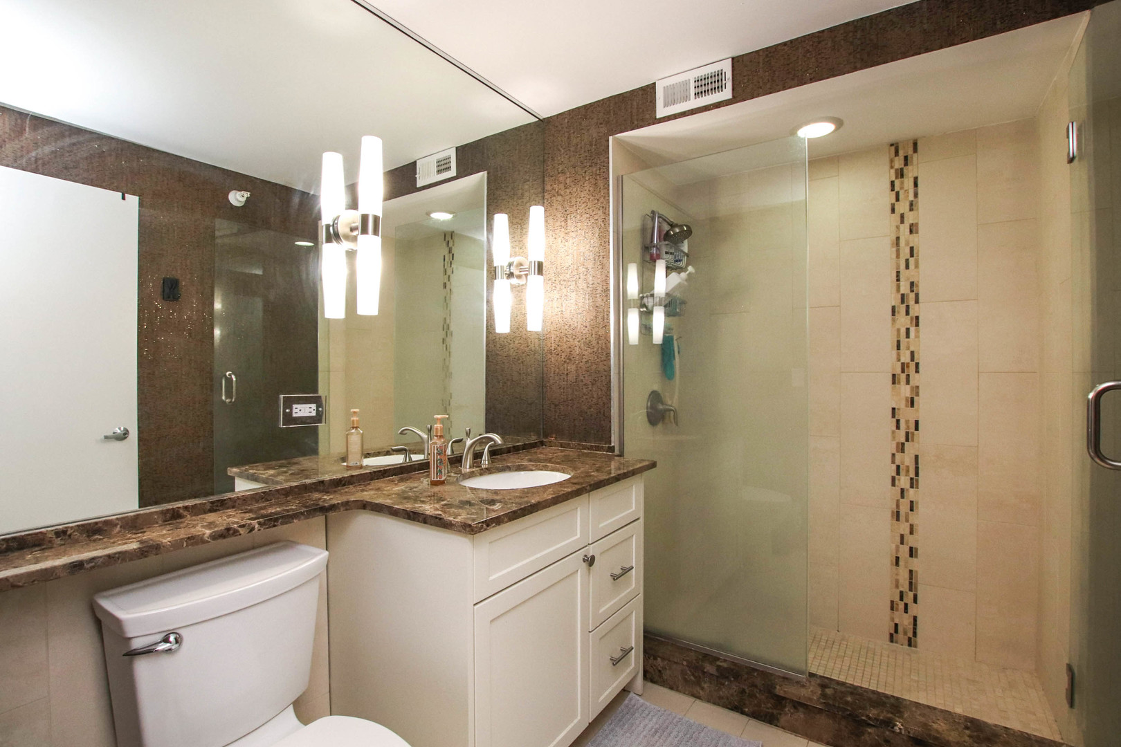 2 E ERIE Street Unit: 2101