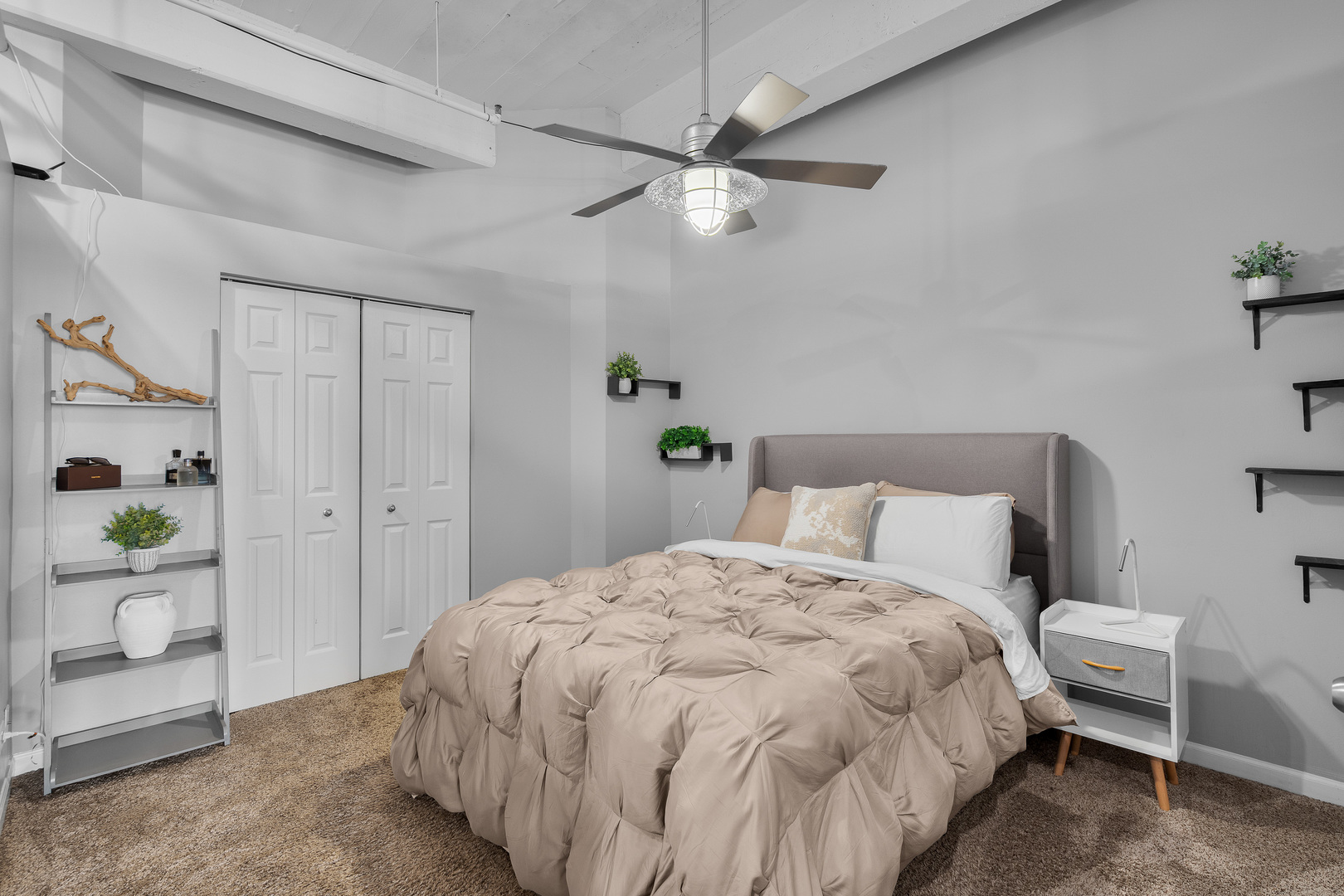 124 W Polk Street Unit: 905