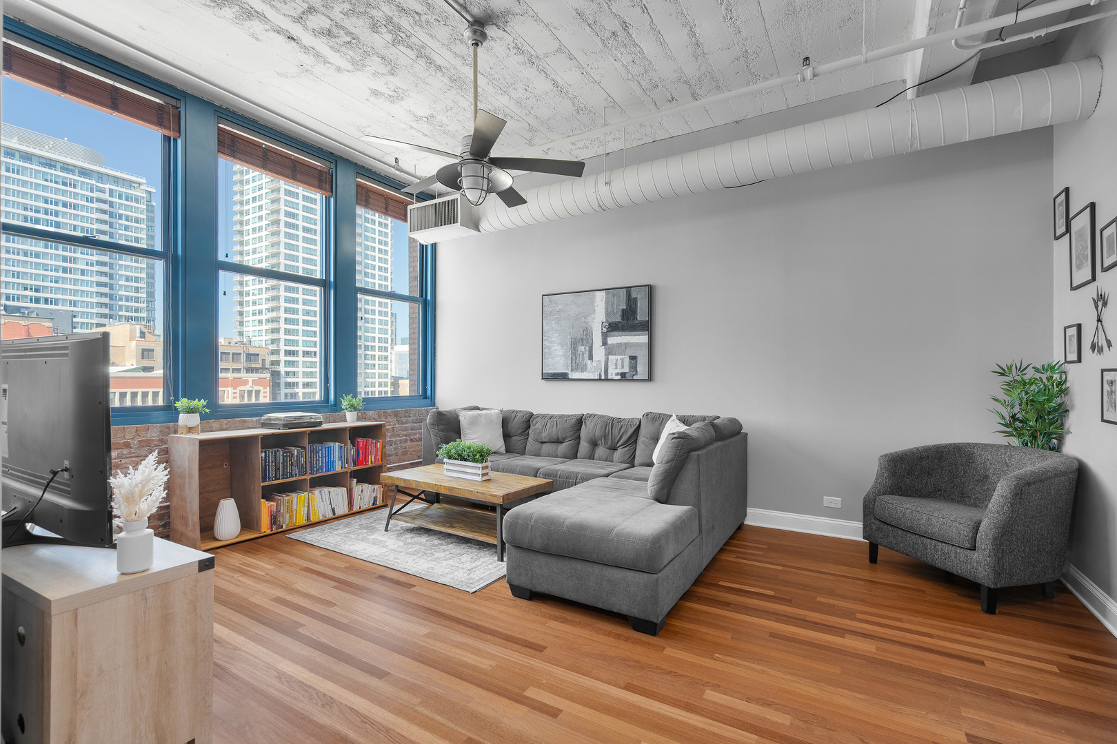 124 W Polk Street Unit: 905