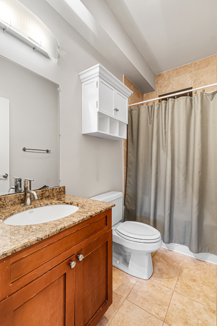3904 N WOLCOTT Avenue Unit: 2