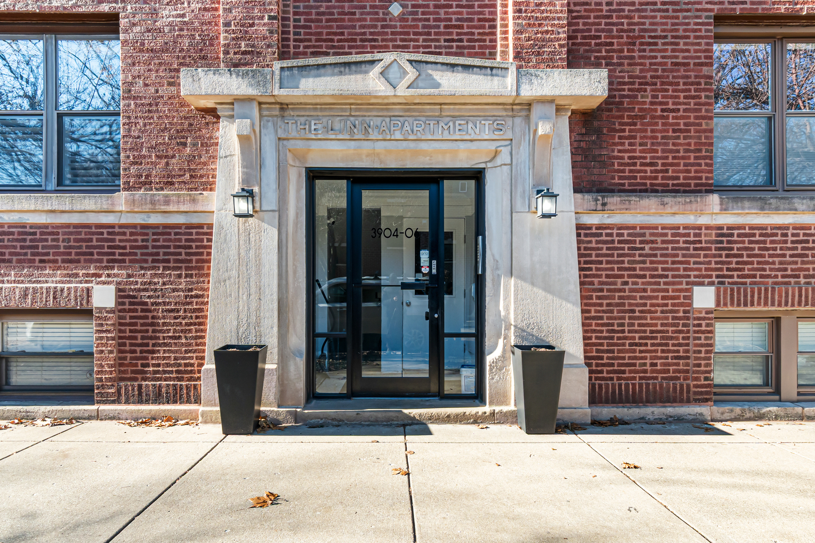 3904 N WOLCOTT Avenue Unit: 2