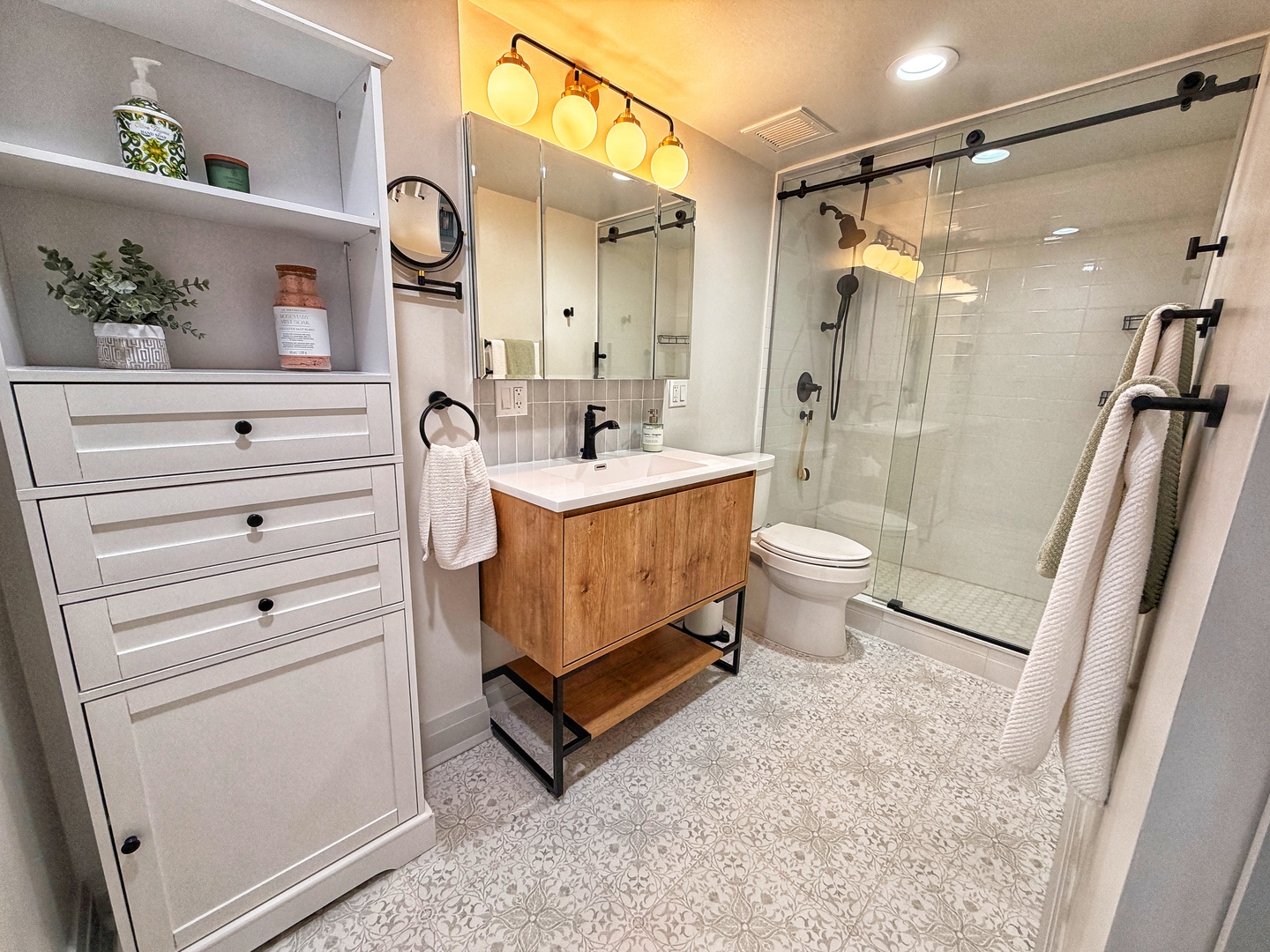175 E Delaware Place Unit: 5808